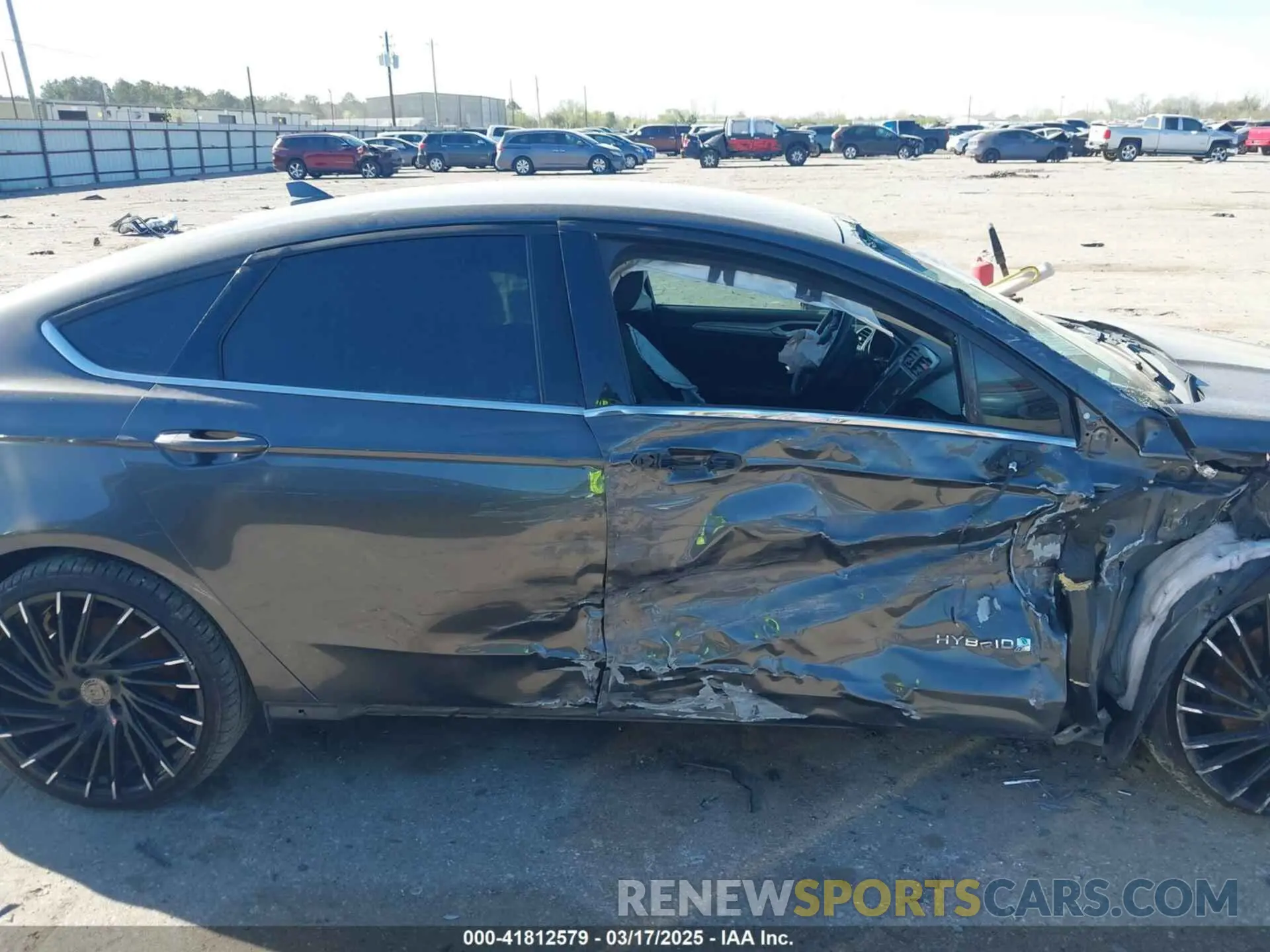 12 fotografías del automóvil dañado 3FA6P0LU9KR189728 FORD FUSION HYBRID 2019