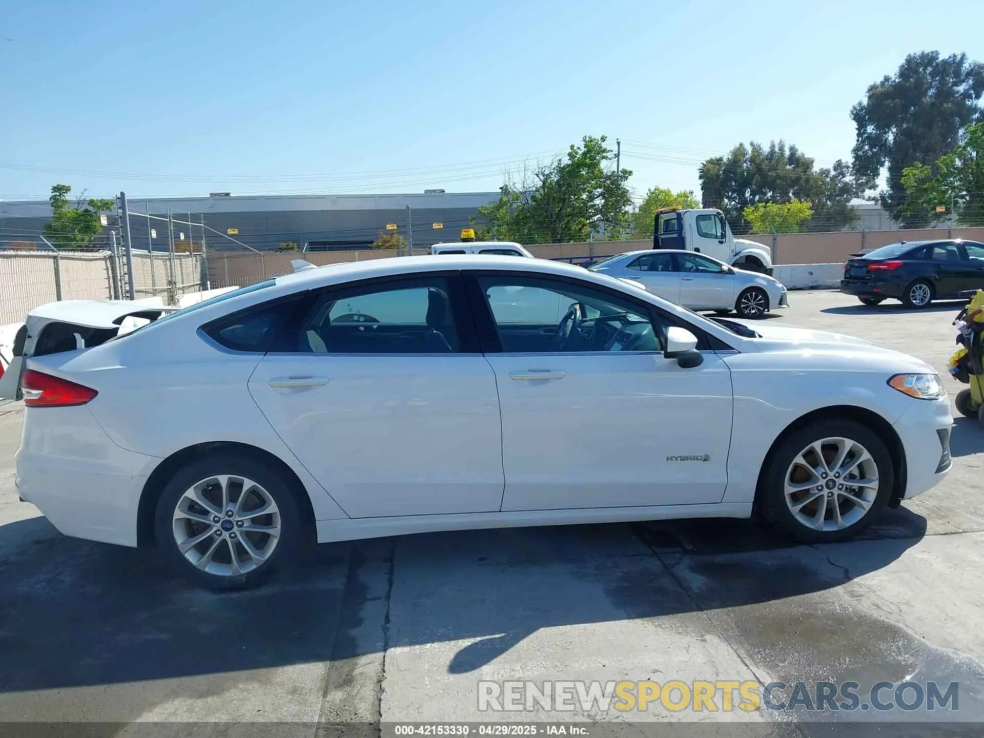 13 fotografías del automóvil dañado 3FA6P0LU9KR207824 FORD FUSION HYBRID 2019