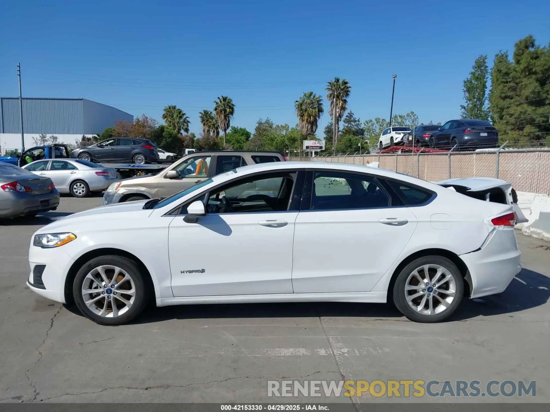 14 fotografías del automóvil dañado 3FA6P0LU9KR207824 FORD FUSION HYBRID 2019