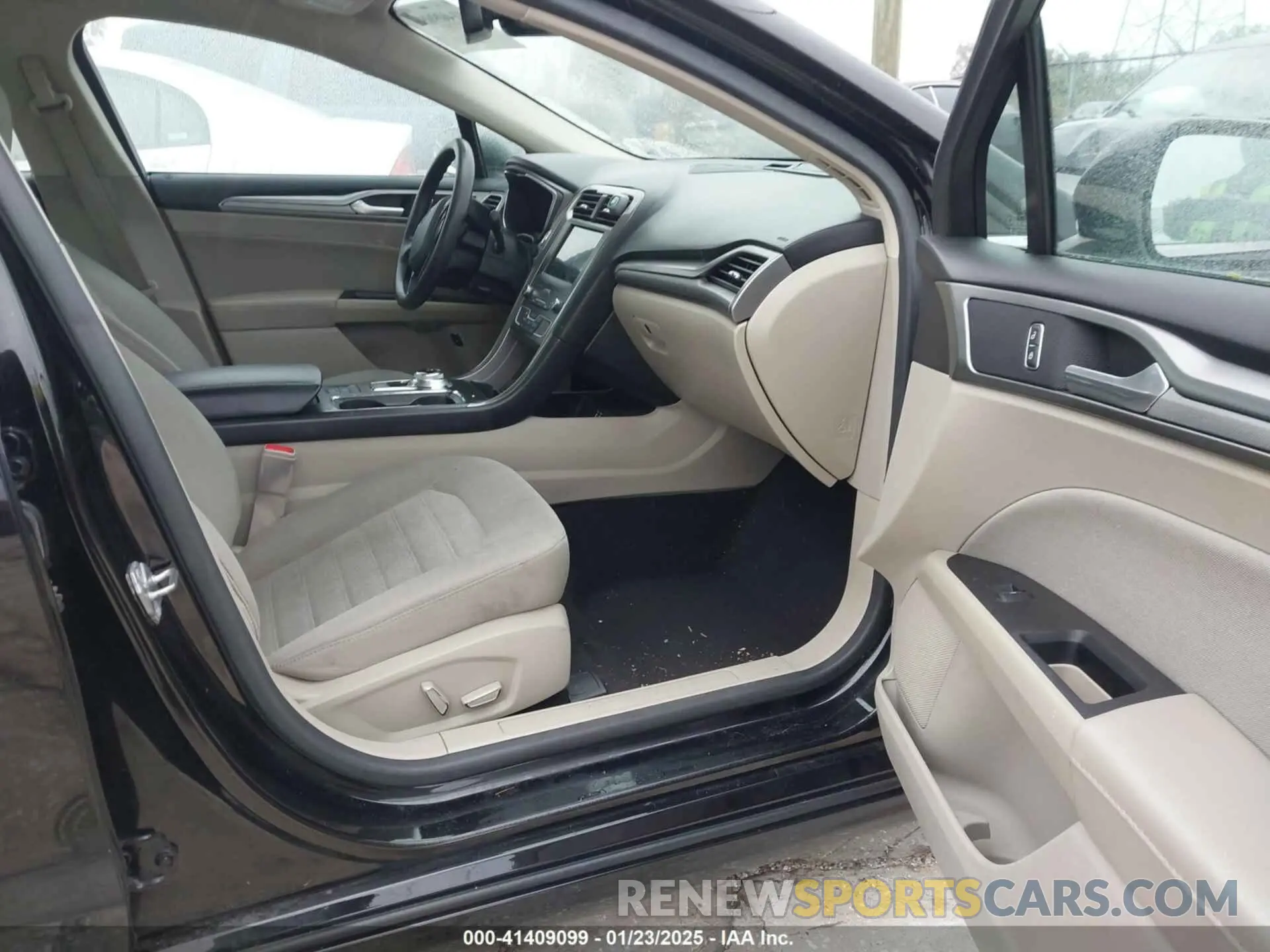 5 fotografías del automóvil dañado 3FA6P0LU9KR214739 FORD FUSION HYBRID 2019