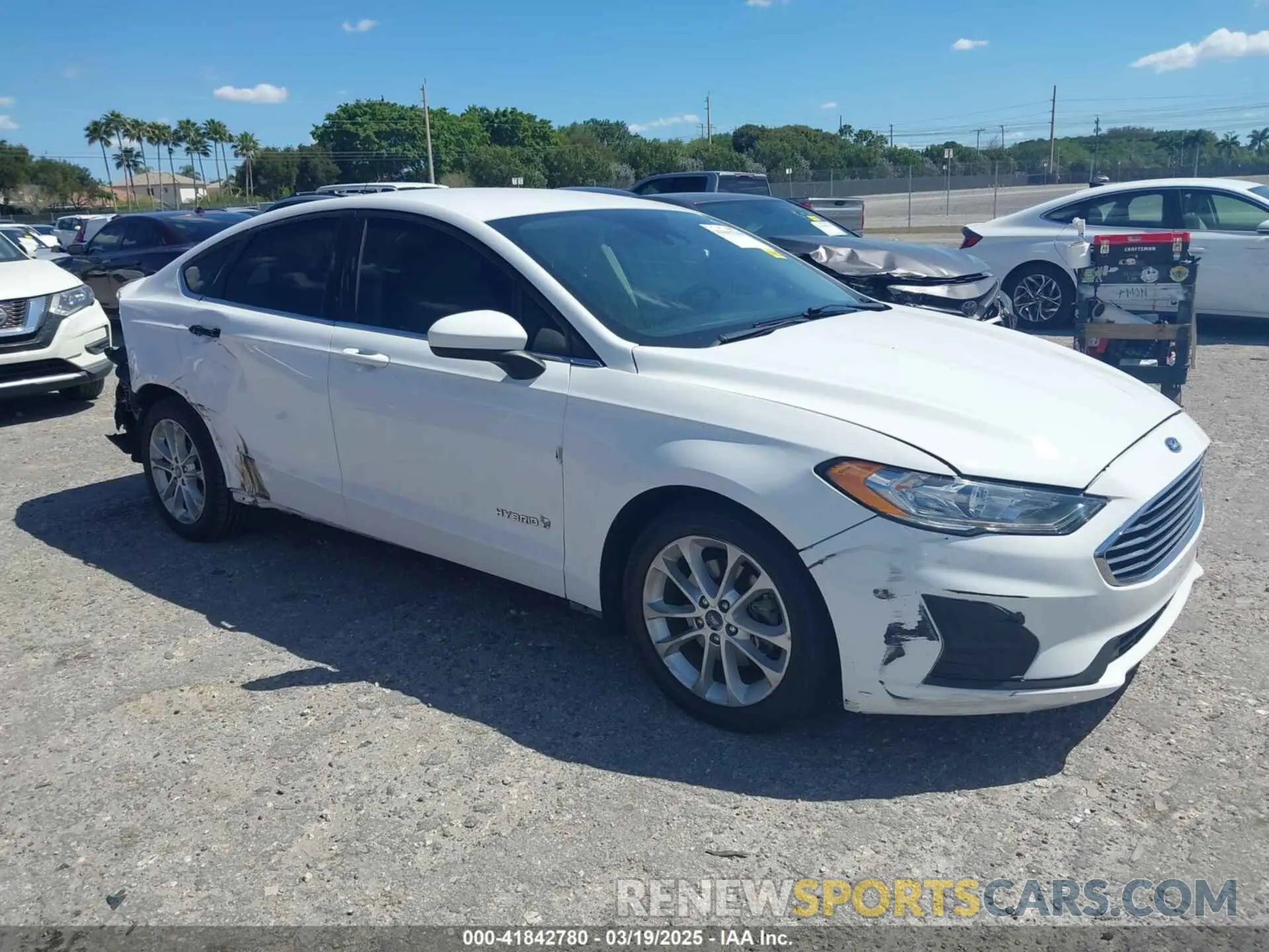 1 fotografías del automóvil dañado 3FA6P0LU9KR217740 FORD FUSION HYBRID 2019