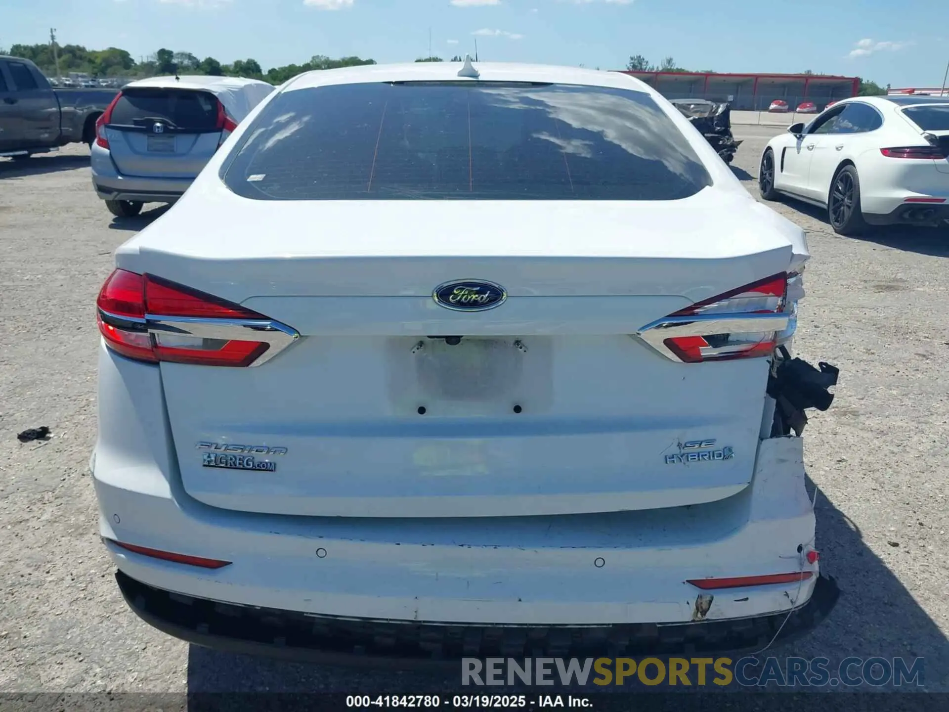 16 fotografías del automóvil dañado 3FA6P0LU9KR217740 FORD FUSION HYBRID 2019