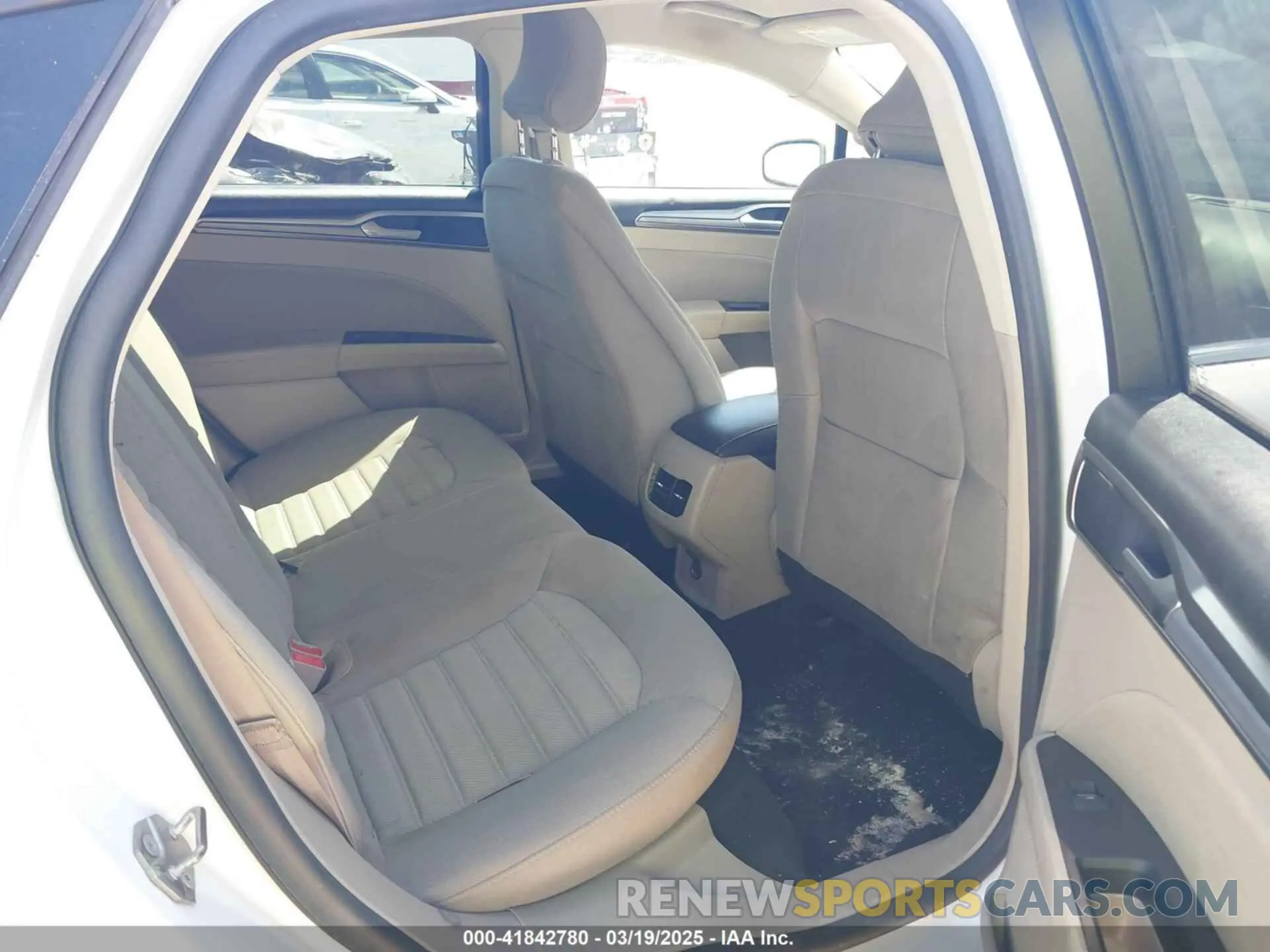 8 fotografías del automóvil dañado 3FA6P0LU9KR217740 FORD FUSION HYBRID 2019