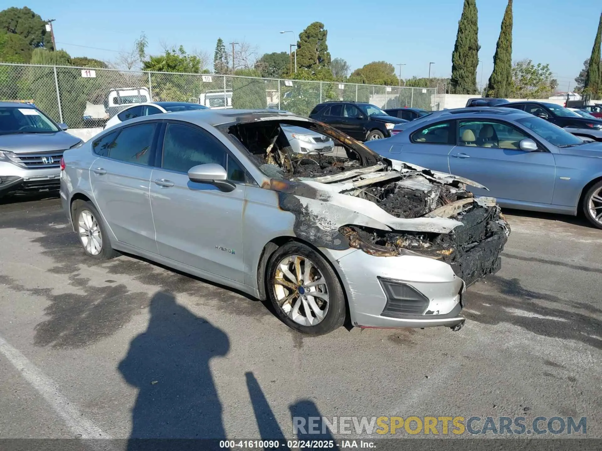 1 fotografías del automóvil dañado 3FA6P0LU9KR261608 FORD FUSION HYBRID 2019
