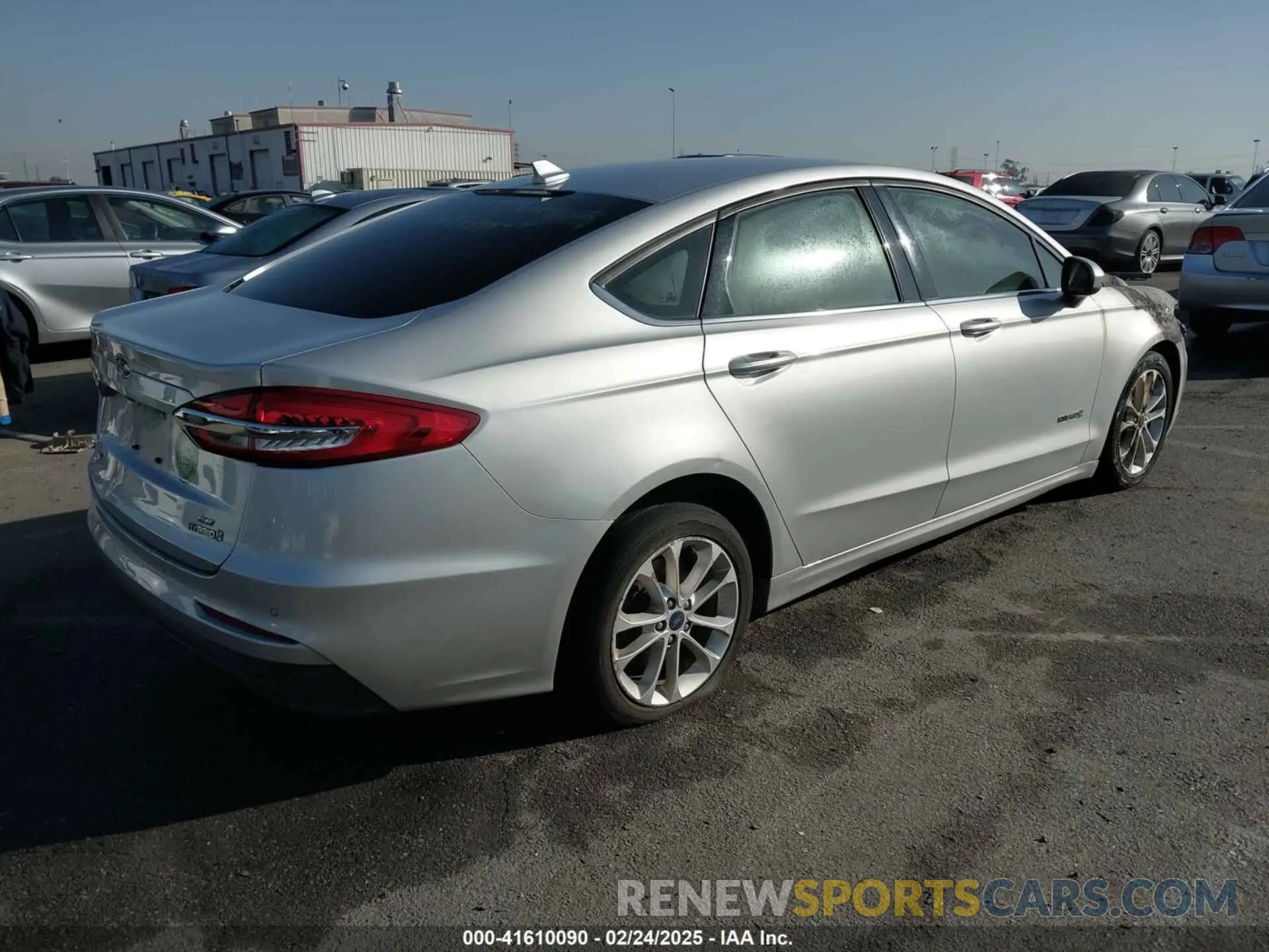 4 fotografías del automóvil dañado 3FA6P0LU9KR261608 FORD FUSION HYBRID 2019