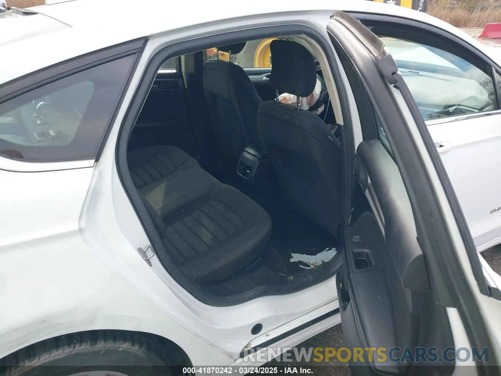 8 fotografías del automóvil dañado 3FA6P0LUXKR104850 FORD FUSION HYBRID 2019
