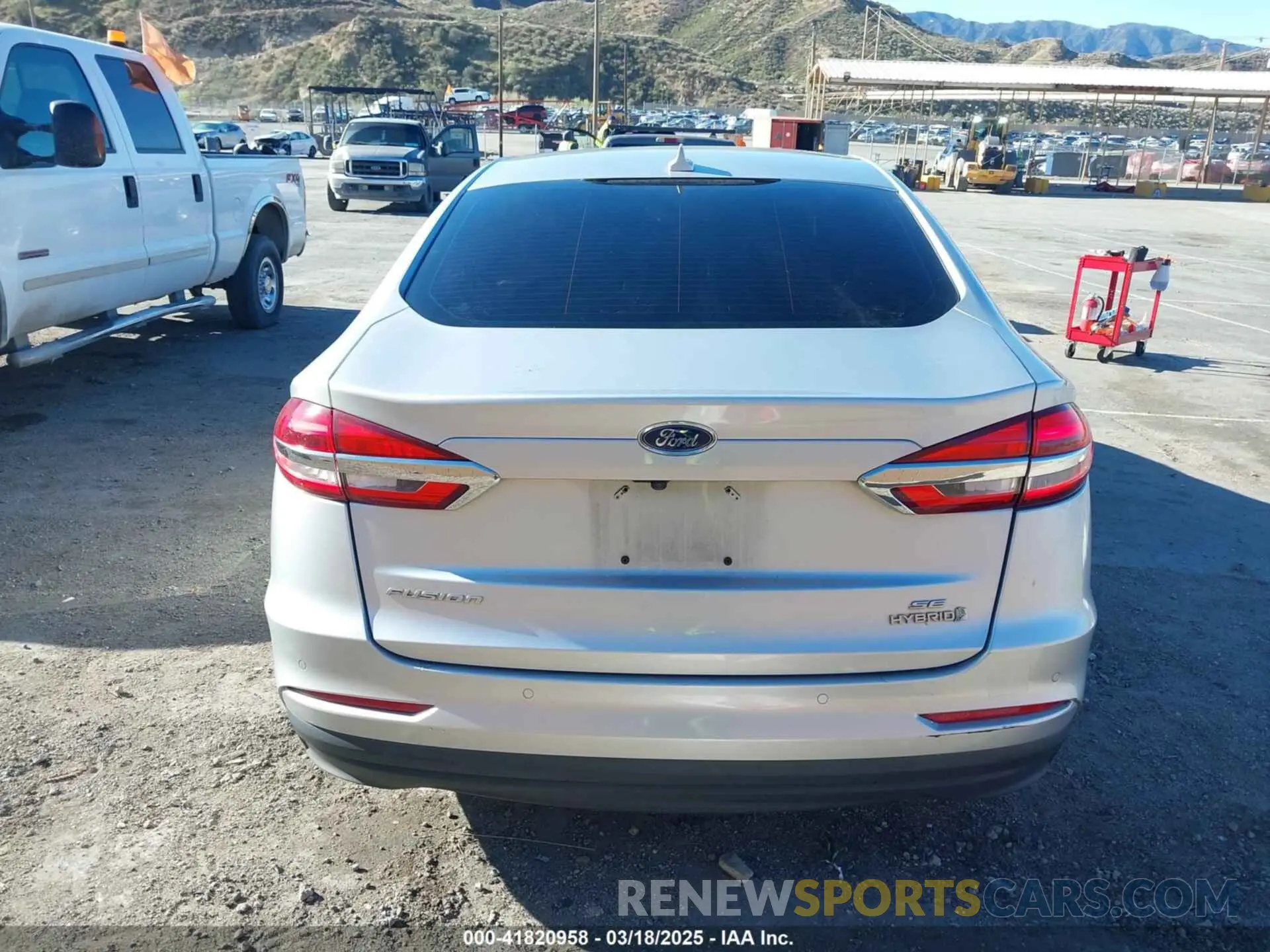 16 fotografías del automóvil dañado 3FA6P0LUXKR208139 FORD FUSION HYBRID 2019