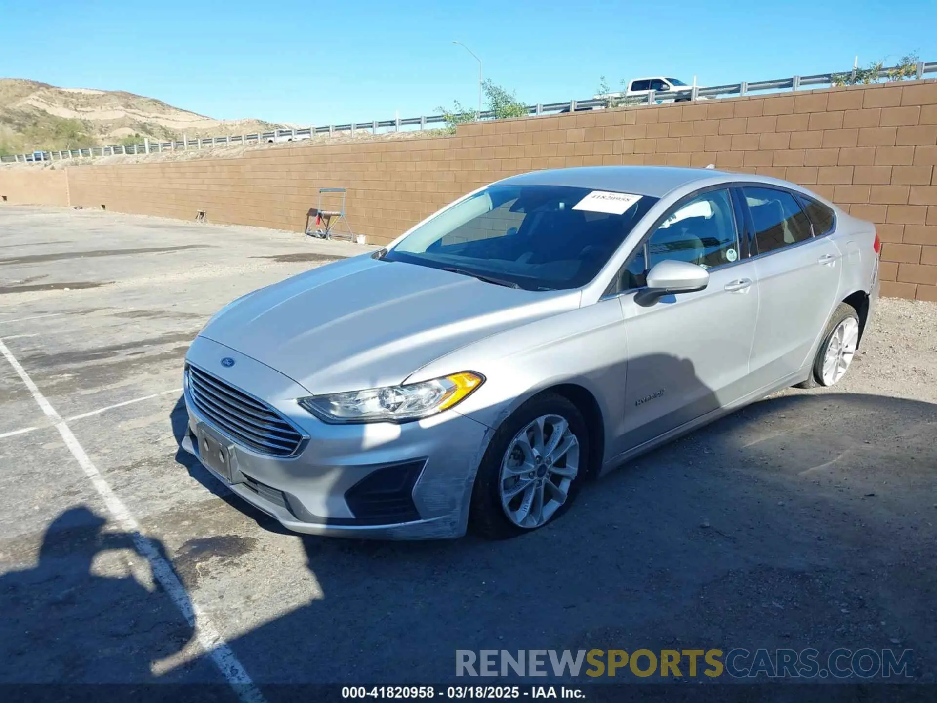 2 fotografías del automóvil dañado 3FA6P0LUXKR208139 FORD FUSION HYBRID 2019
