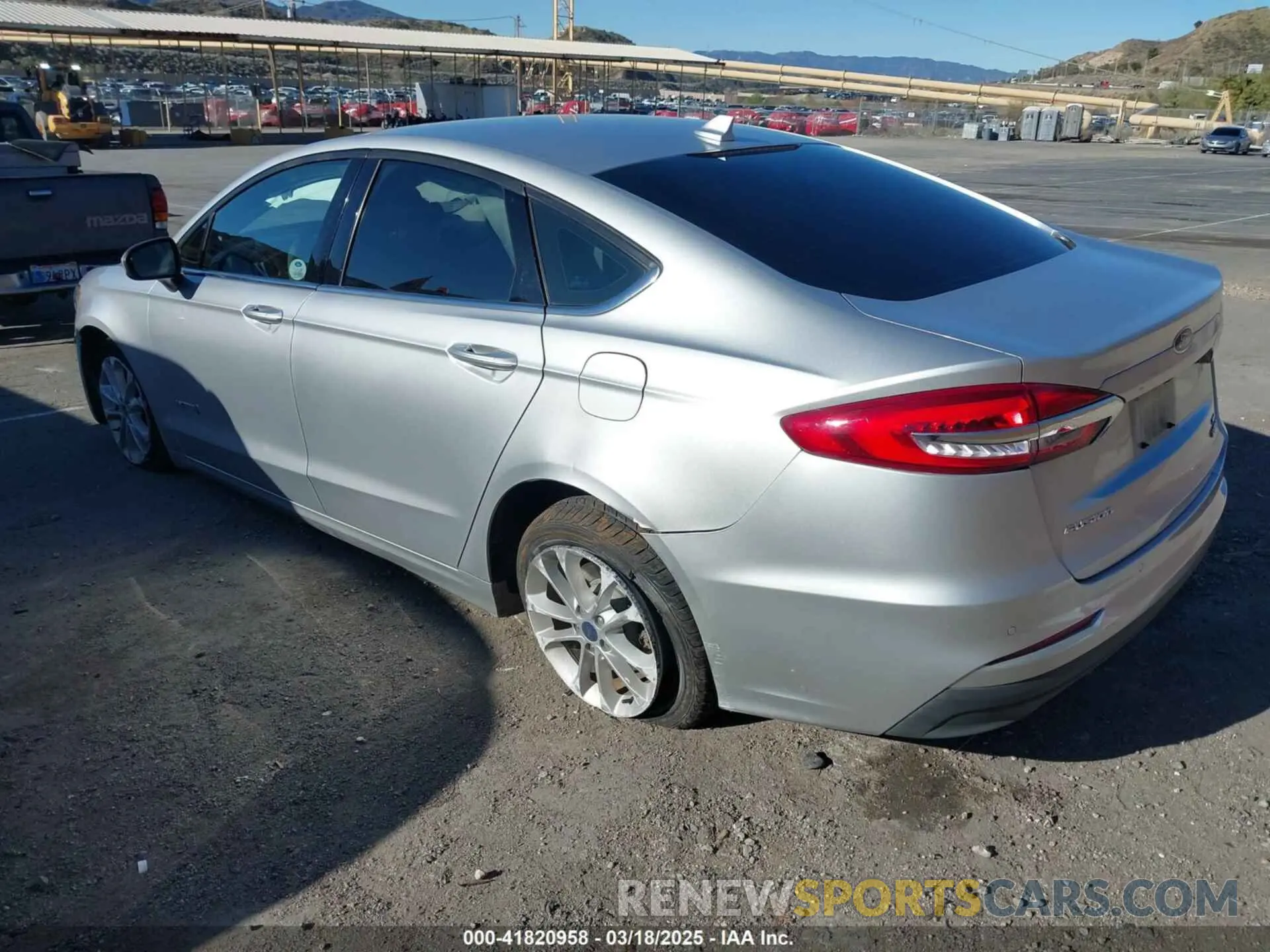 3 fotografías del automóvil dañado 3FA6P0LUXKR208139 FORD FUSION HYBRID 2019