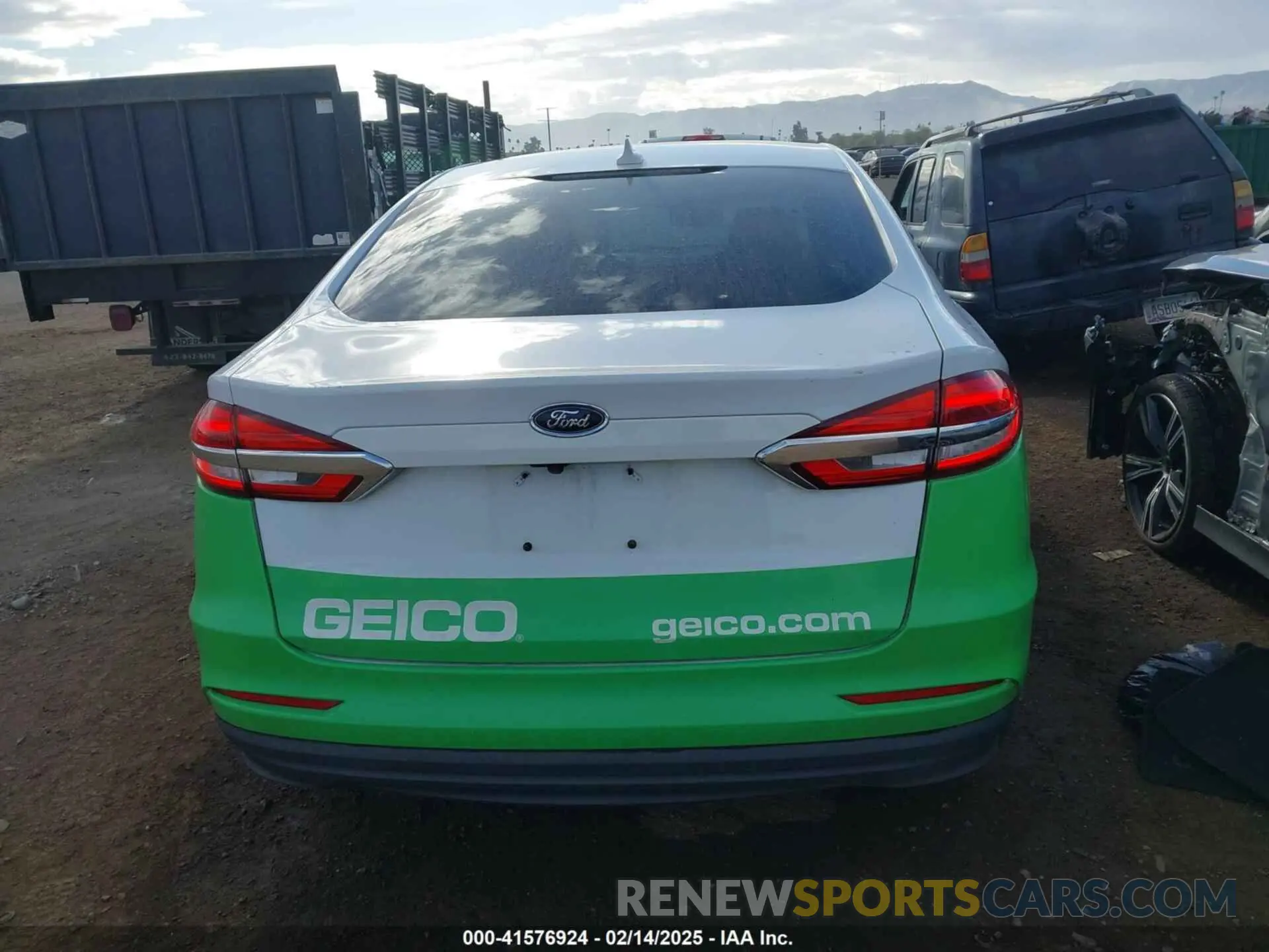 16 fotografías del automóvil dañado 3FA6P0LUXKR210375 FORD FUSION HYBRID 2019