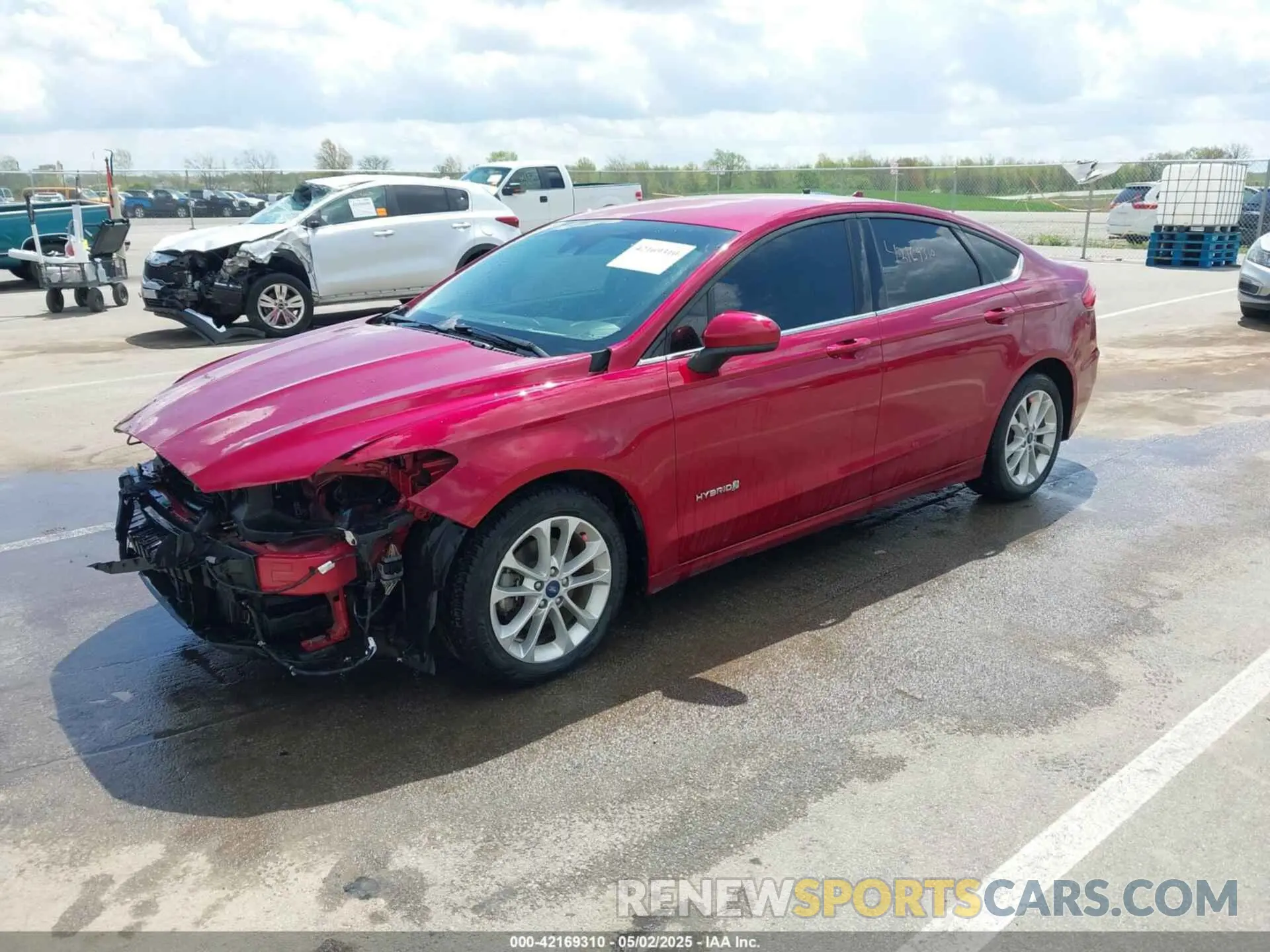 2 fotografías del automóvil dañado 3FA6P0LUXKR222137 FORD FUSION HYBRID 2019