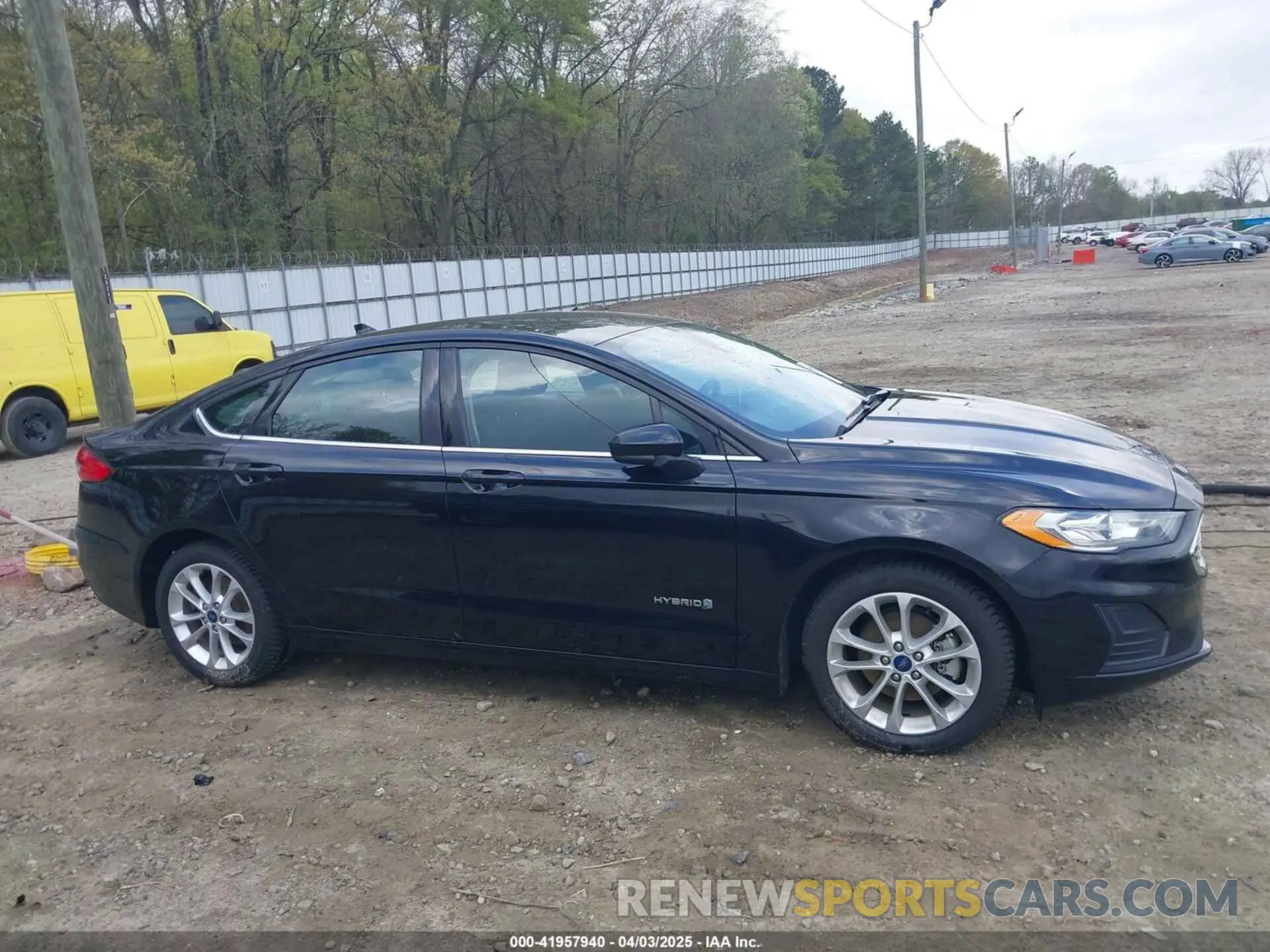 13 fotografías del automóvil dañado 3FA6P0LUXKR243571 FORD FUSION HYBRID 2019
