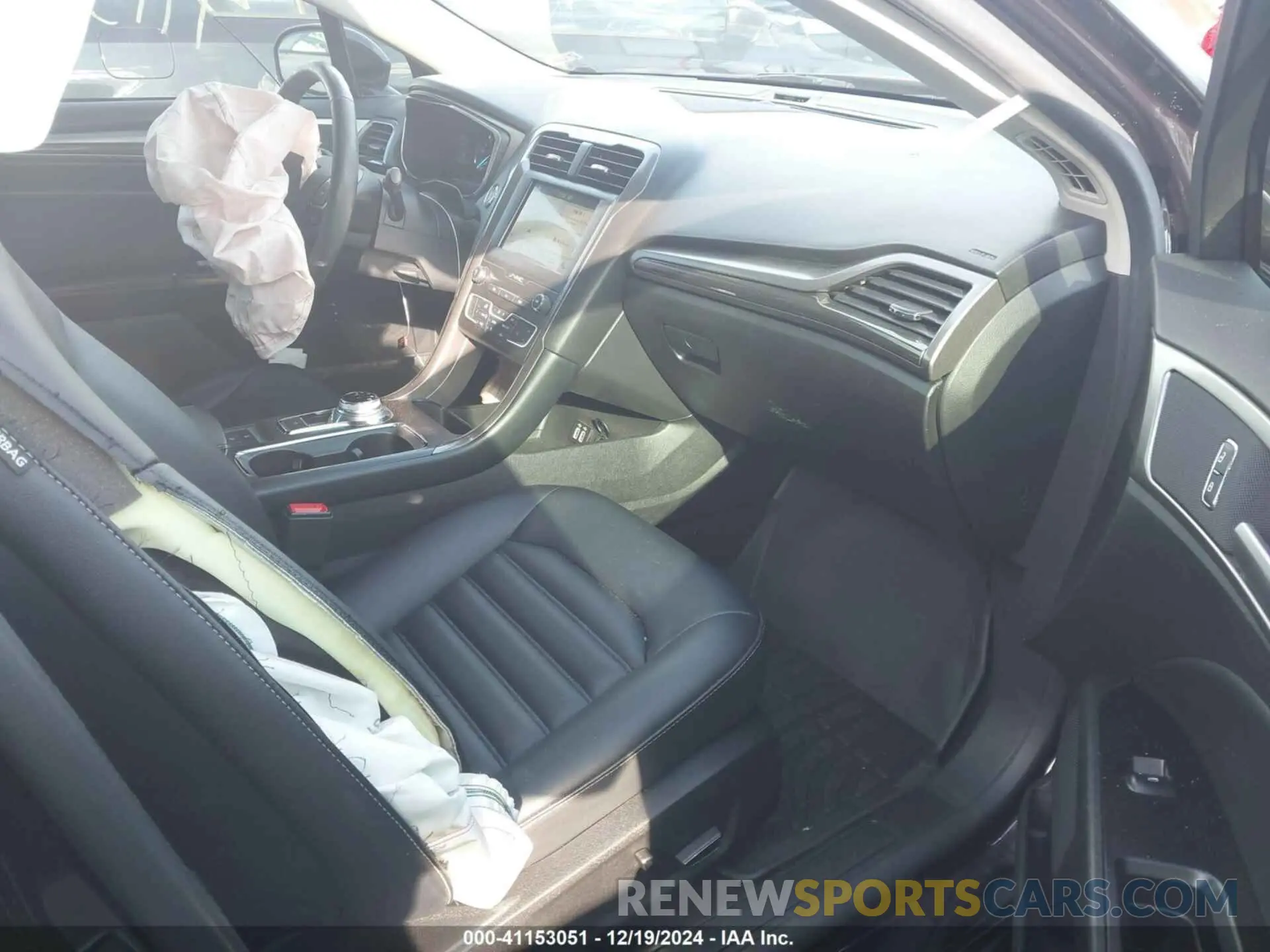 5 fotografías del automóvil dañado 3FA6P0MU0KR154297 FORD FUSION HYBRID 2019