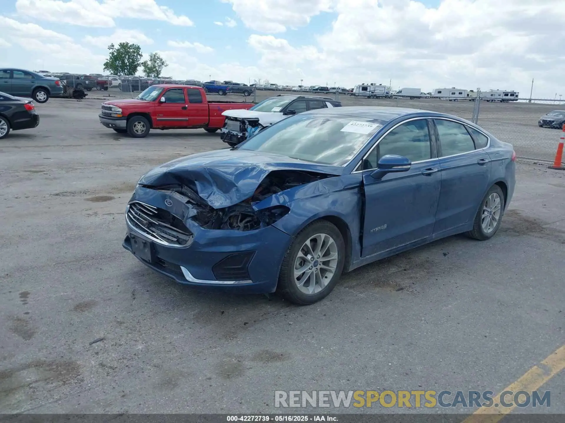 2 fotografías del automóvil dañado 3FA6P0MU2KR140367 FORD FUSION HYBRID 2019