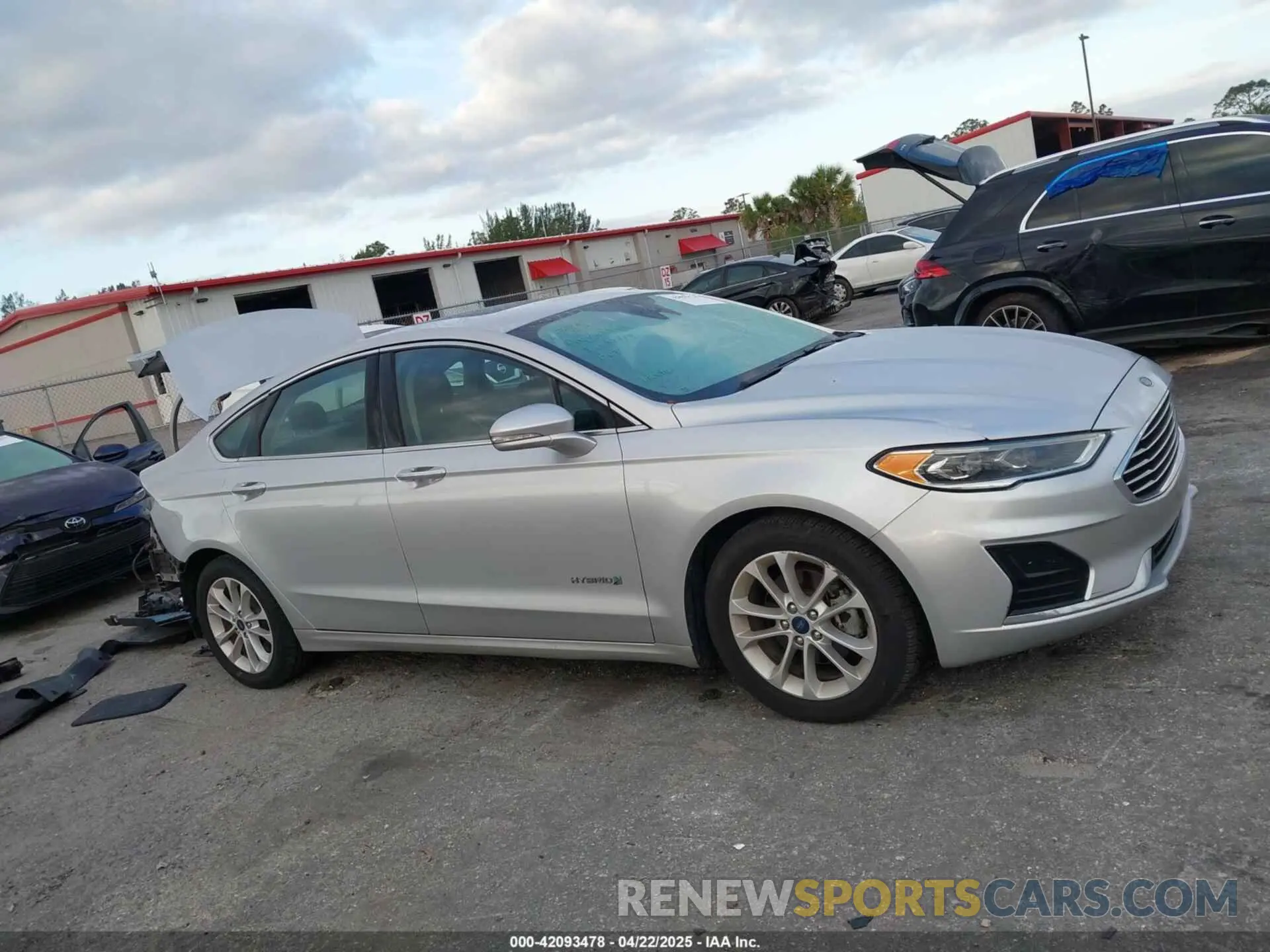 13 fotografías del automóvil dañado 3FA6P0MU3KR136943 FORD FUSION HYBRID 2019