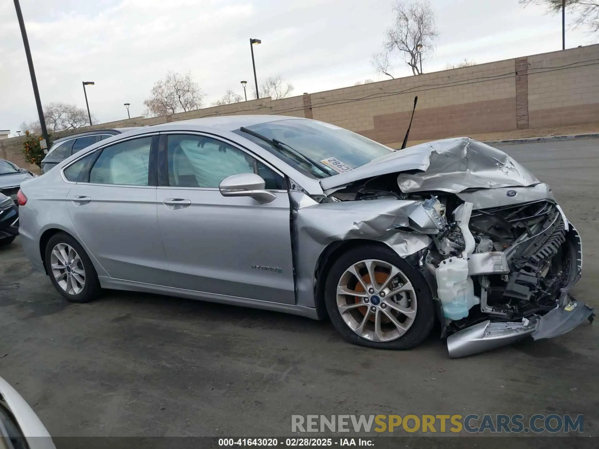 13 fotografías del automóvil dañado 3FA6P0MU3KR262056 FORD FUSION HYBRID 2019