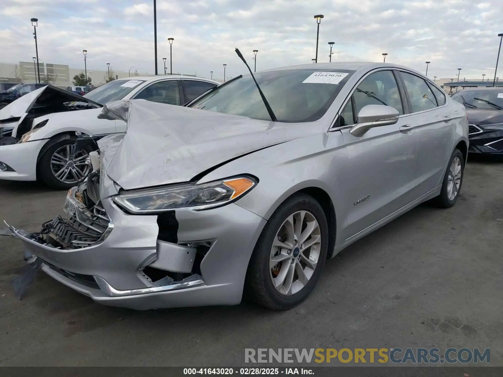 2 fotografías del automóvil dañado 3FA6P0MU3KR262056 FORD FUSION HYBRID 2019