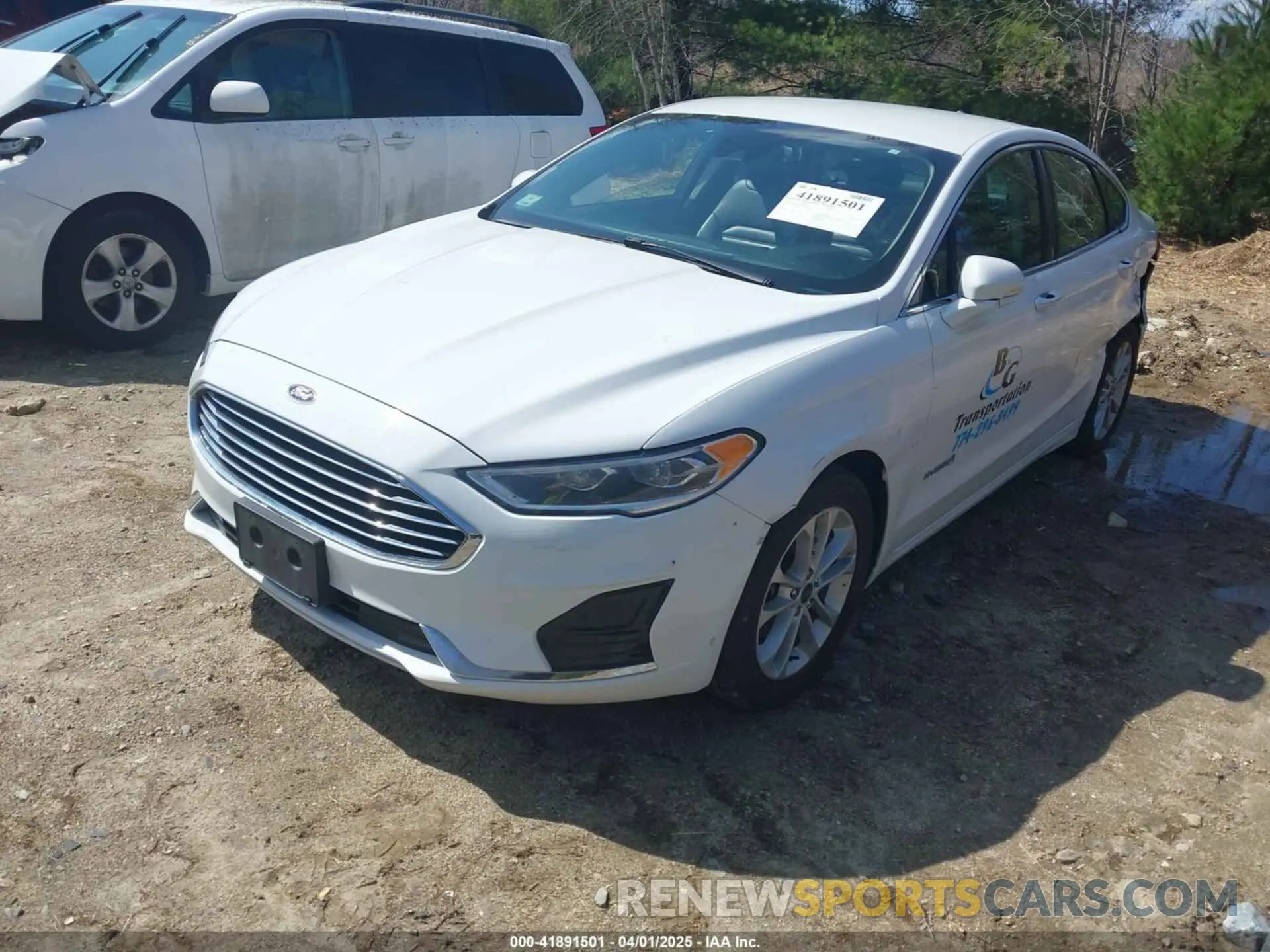 2 fotografías del automóvil dañado 3FA6P0MU4KR154299 FORD FUSION HYBRID 2019