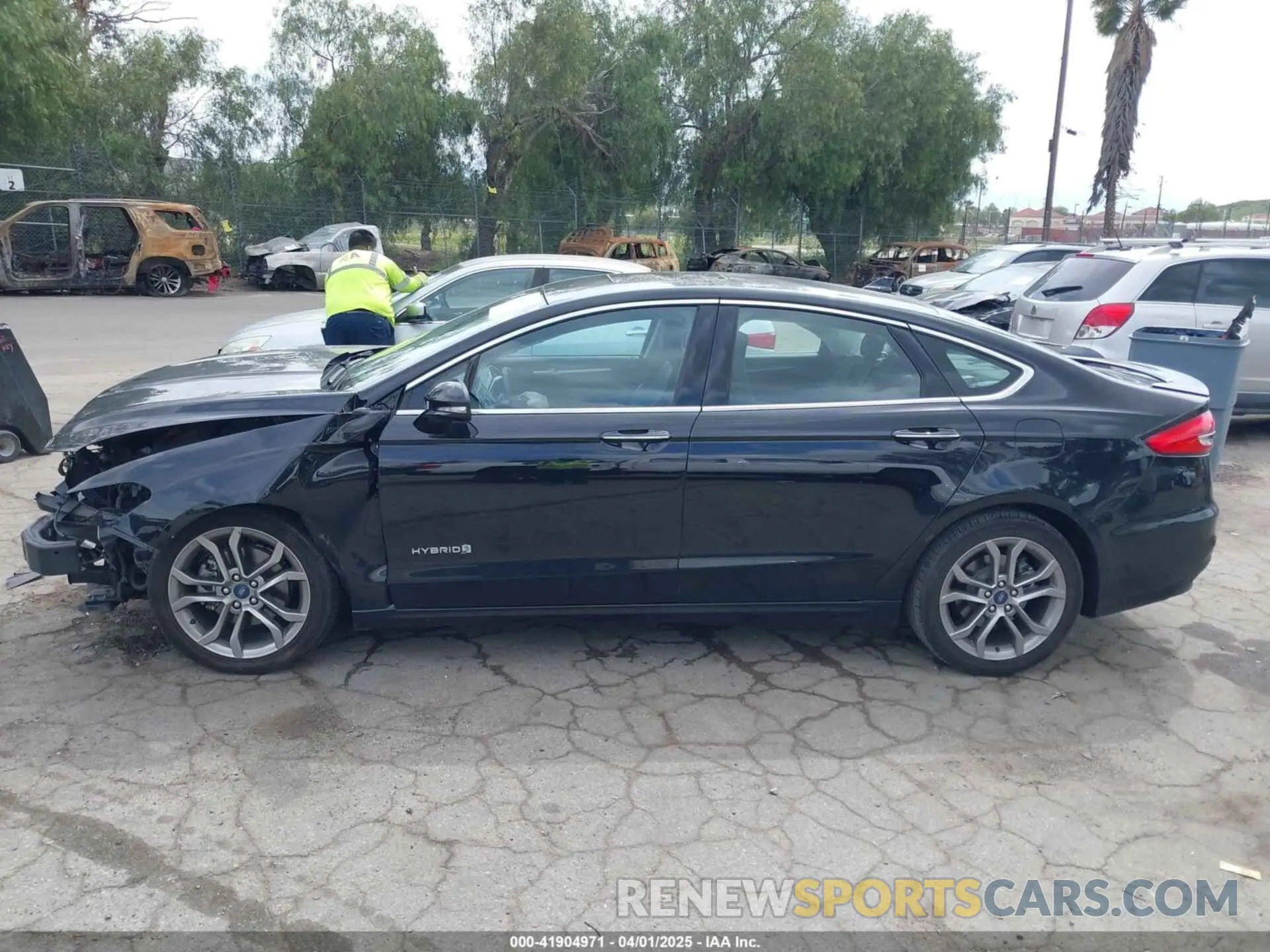 14 fotografías del automóvil dañado 3FA6P0RU0KR116903 FORD FUSION HYBRID 2019