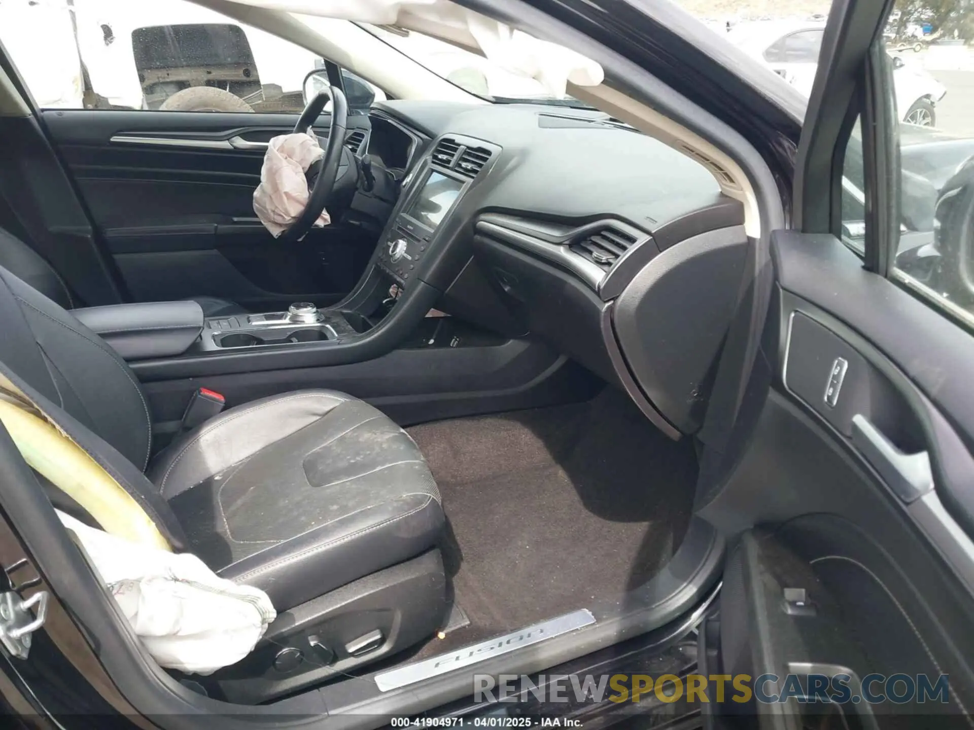 5 fotografías del automóvil dañado 3FA6P0RU0KR116903 FORD FUSION HYBRID 2019