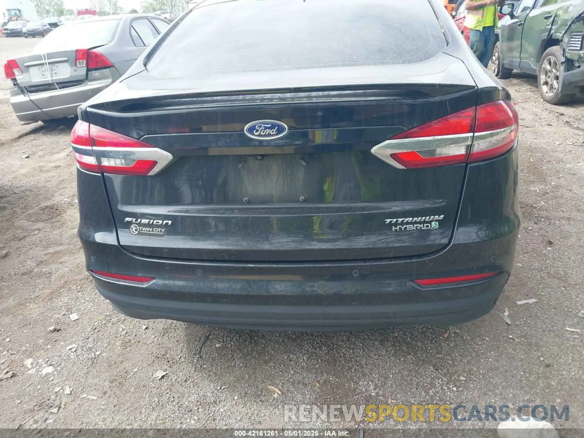16 fotografías del automóvil dañado 3FA6P0RU0KR217200 FORD FUSION HYBRID 2019
