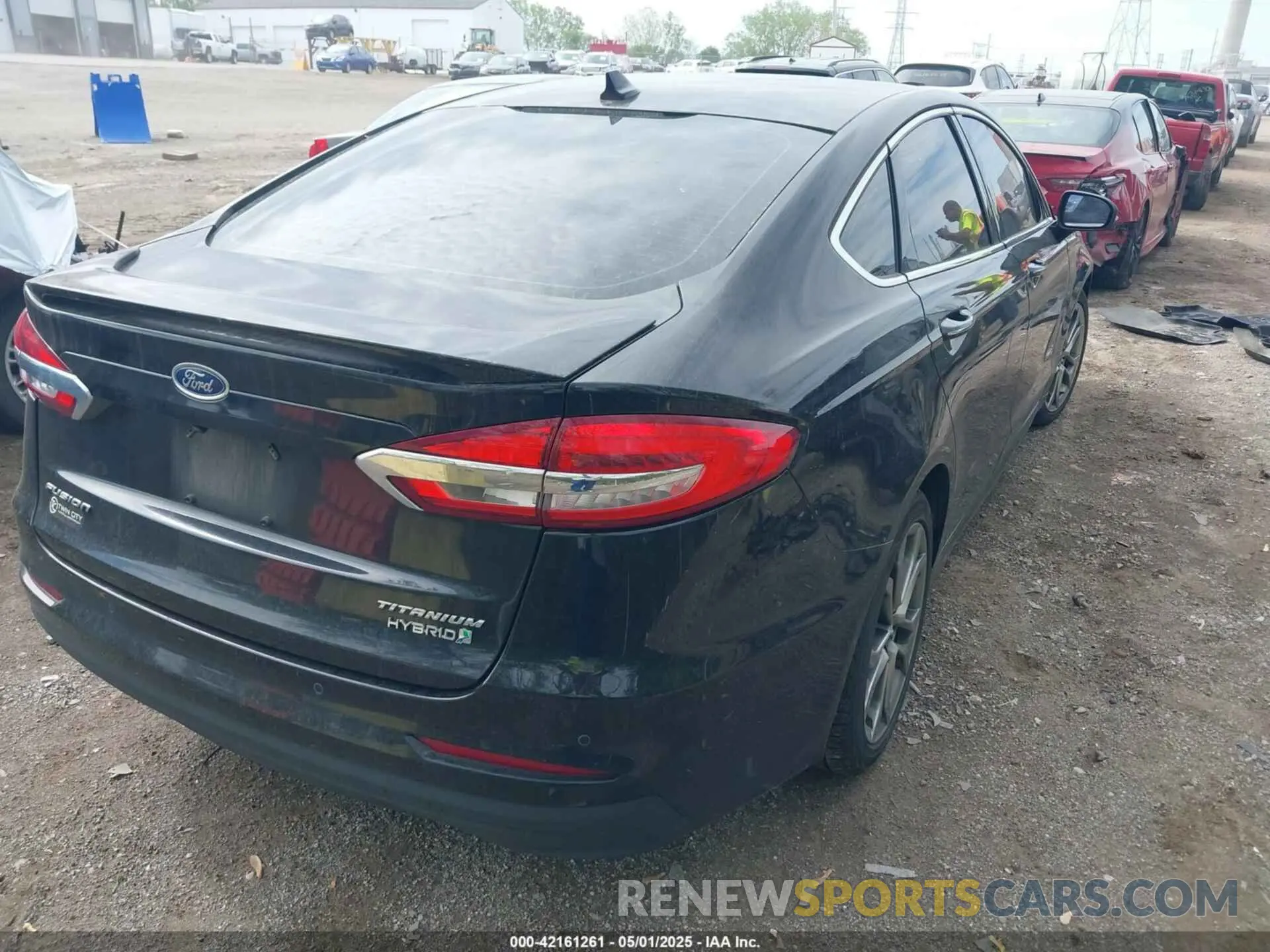 4 fotografías del automóvil dañado 3FA6P0RU0KR217200 FORD FUSION HYBRID 2019