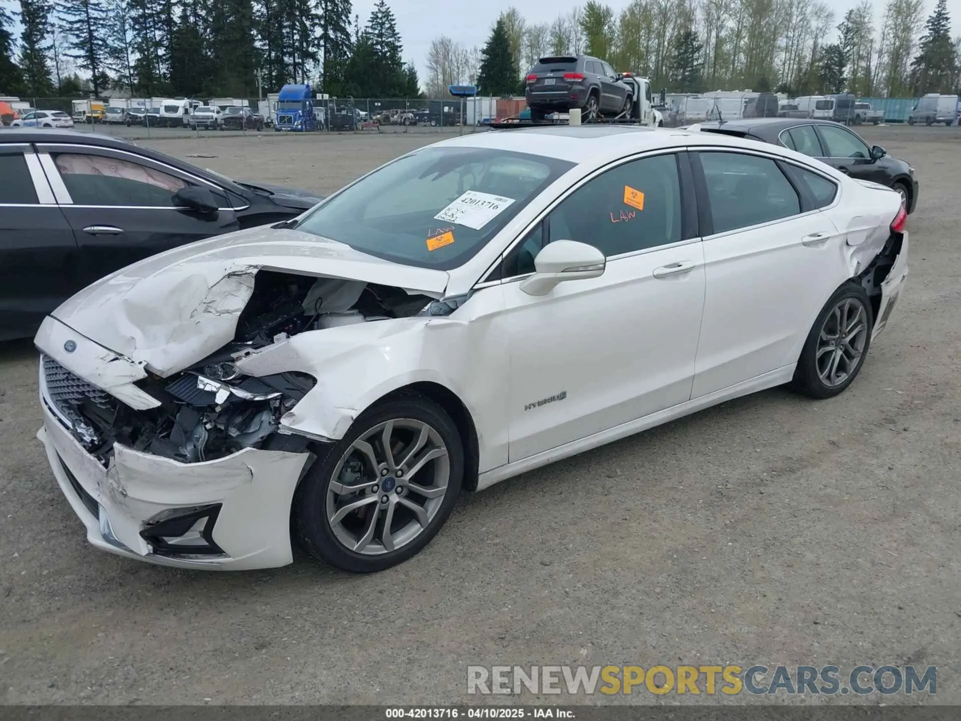 2 fotografías del automóvil dañado 3FA6P0RU0KR227368 FORD FUSION HYBRID 2019