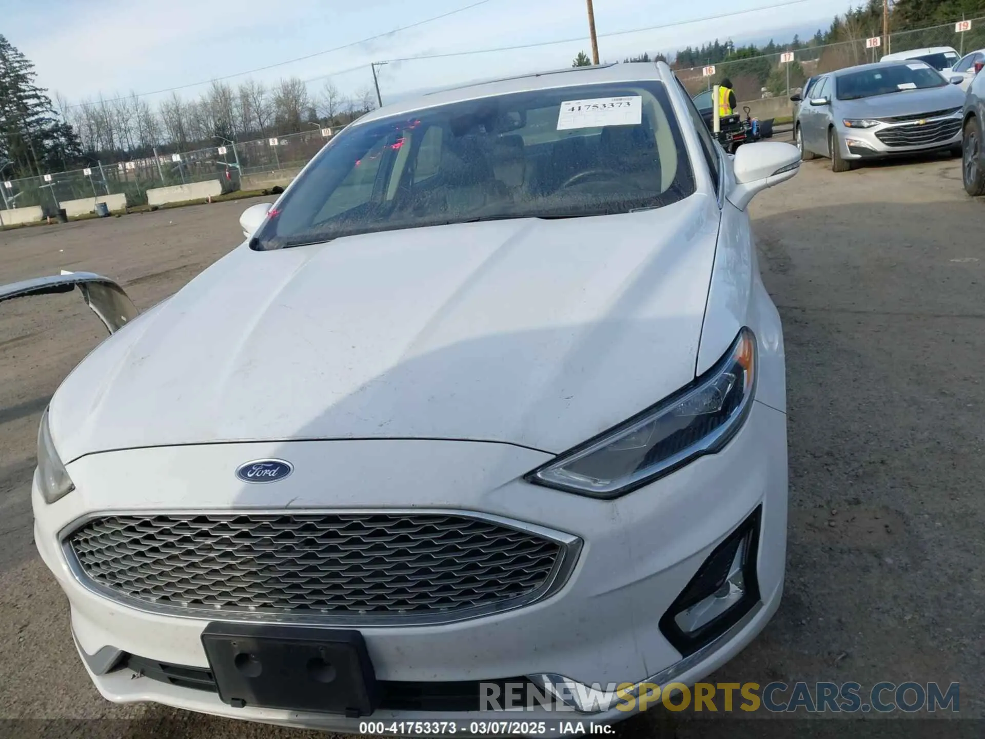 13 fotografías del automóvil dañado 3FA6P0RU2KR183017 FORD FUSION HYBRID 2019