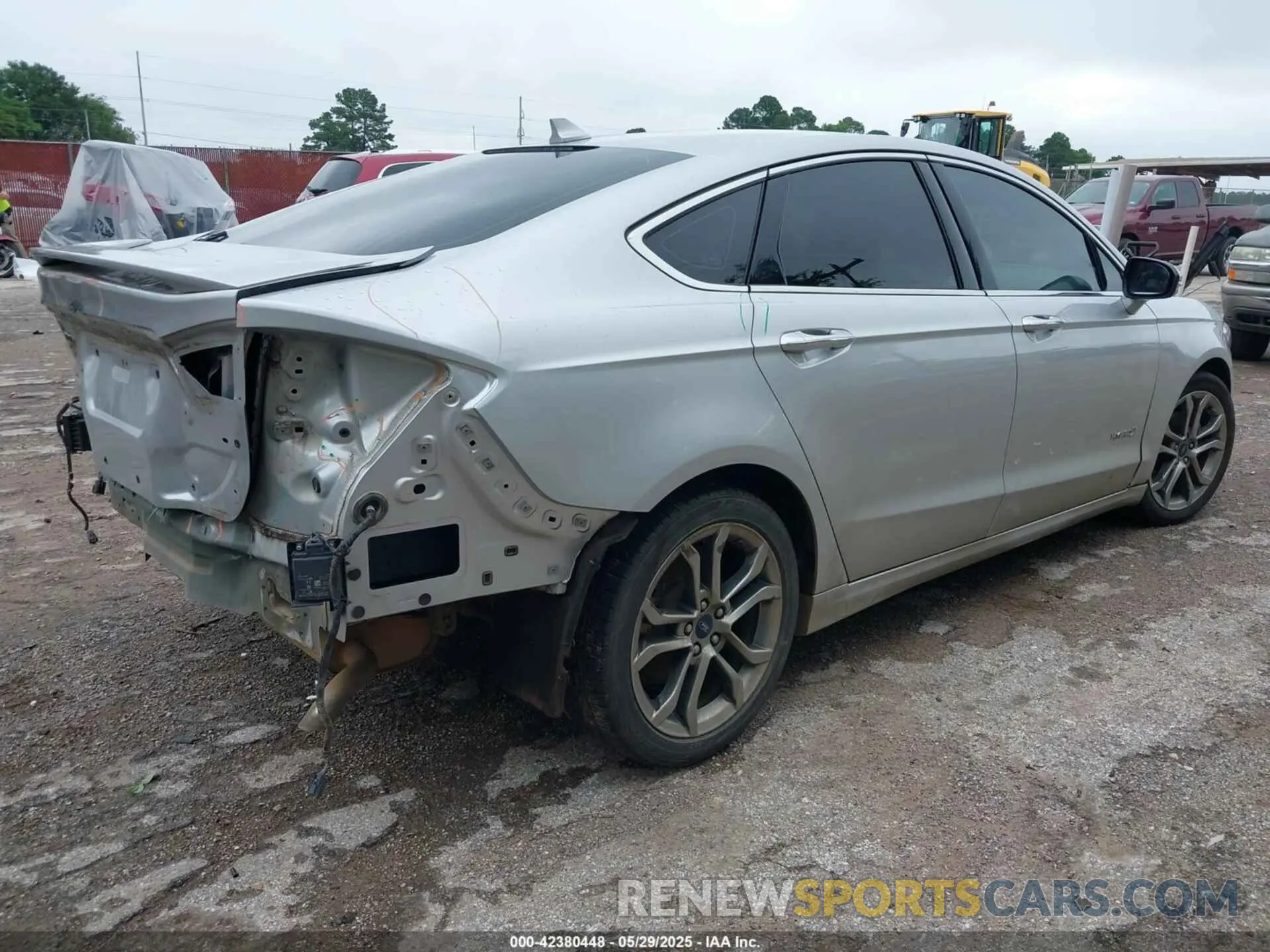 4 fotografías del automóvil dañado 3FA6P0RU4KR117407 FORD FUSION HYBRID 2019