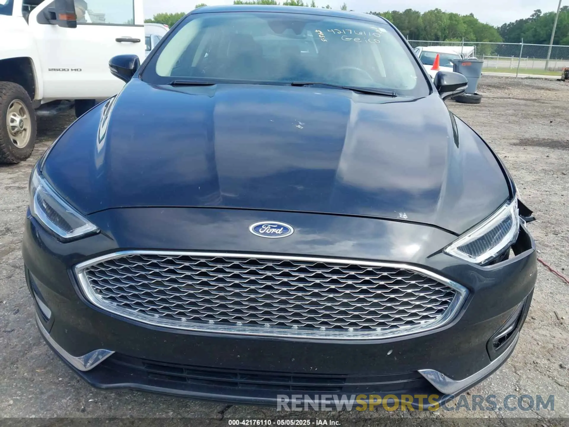 12 fotografías del automóvil dañado 3FA6P0RU7KR194482 FORD FUSION HYBRID 2019