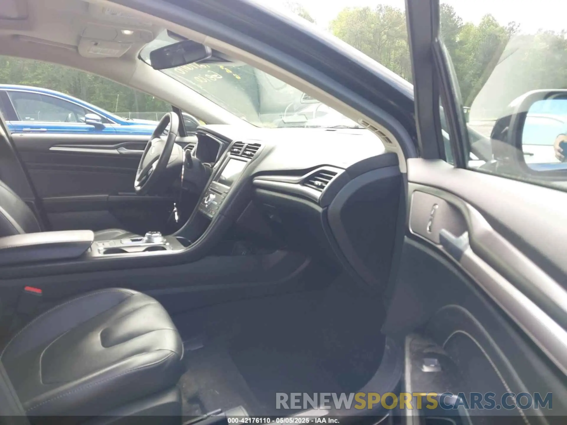 5 fotografías del automóvil dañado 3FA6P0RU7KR194482 FORD FUSION HYBRID 2019