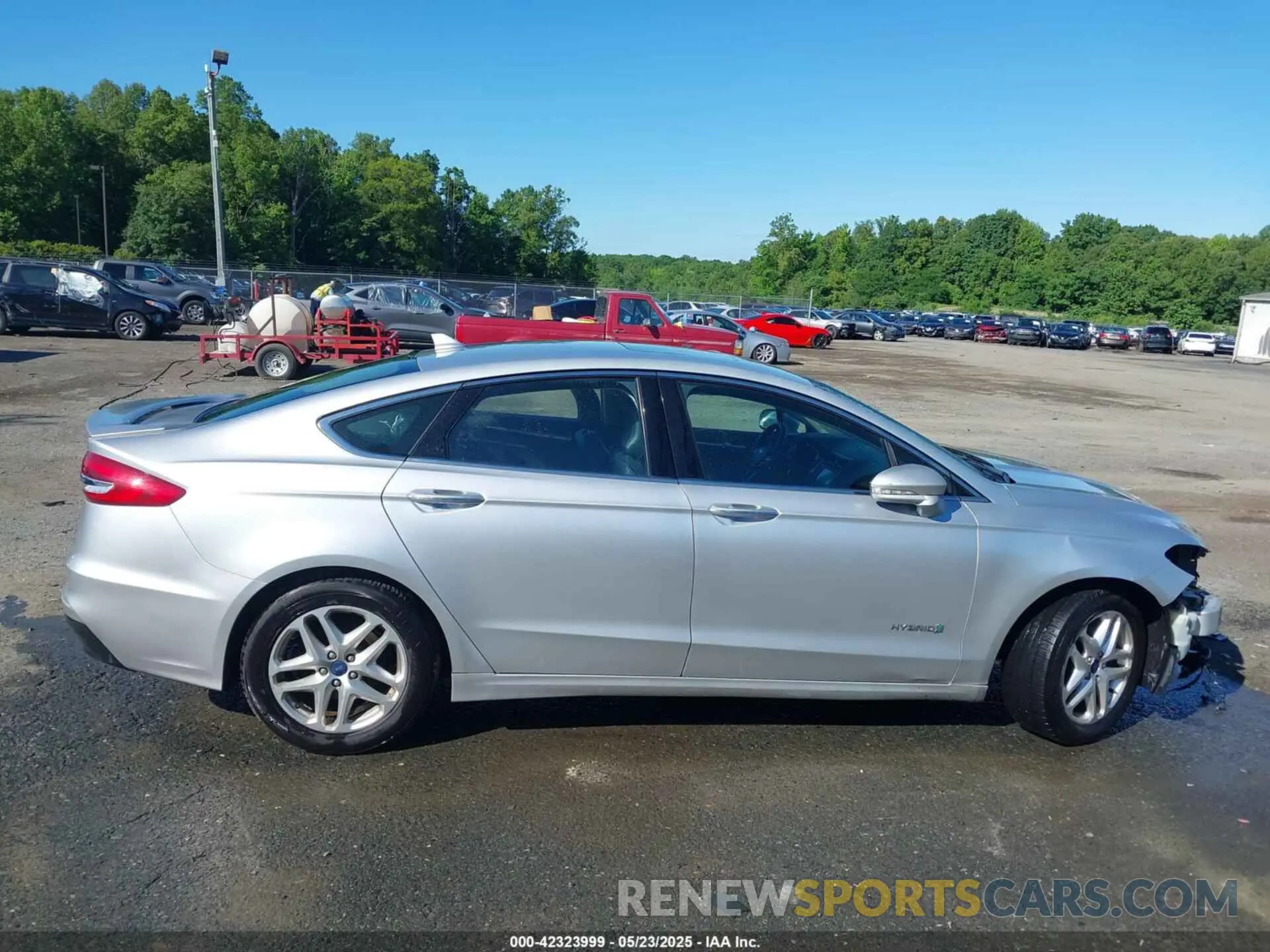 14 fotografías del automóvil dañado 3FA6P0RUXKR141565 FORD FUSION HYBRID 2019