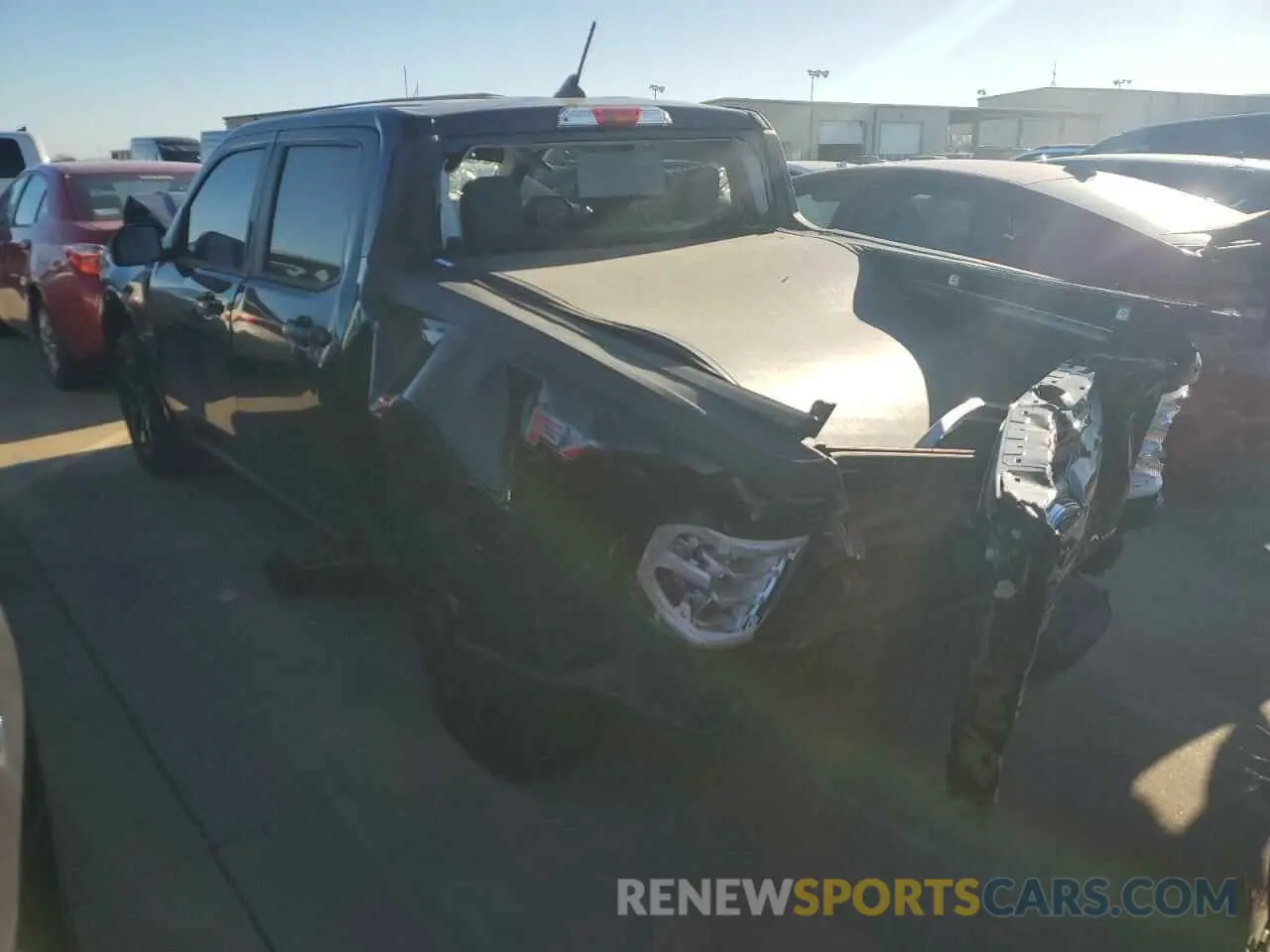2 fotografías del automóvil dañado 3FTTW8F9XNRA93360 FORD MAVERICK 2022
