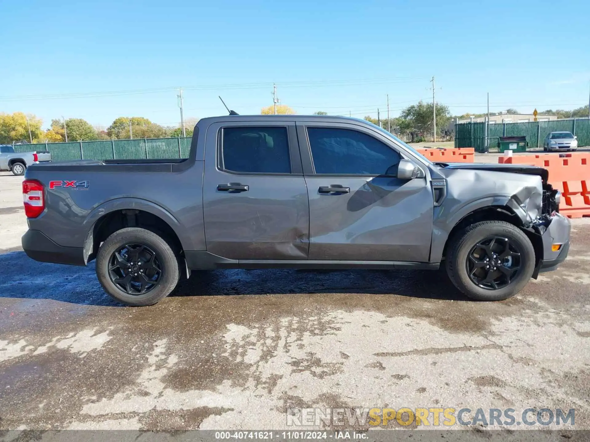 14 fotografías del automóvil dañado 3FTTW8F95PRA08573 FORD MAVERICK 2023