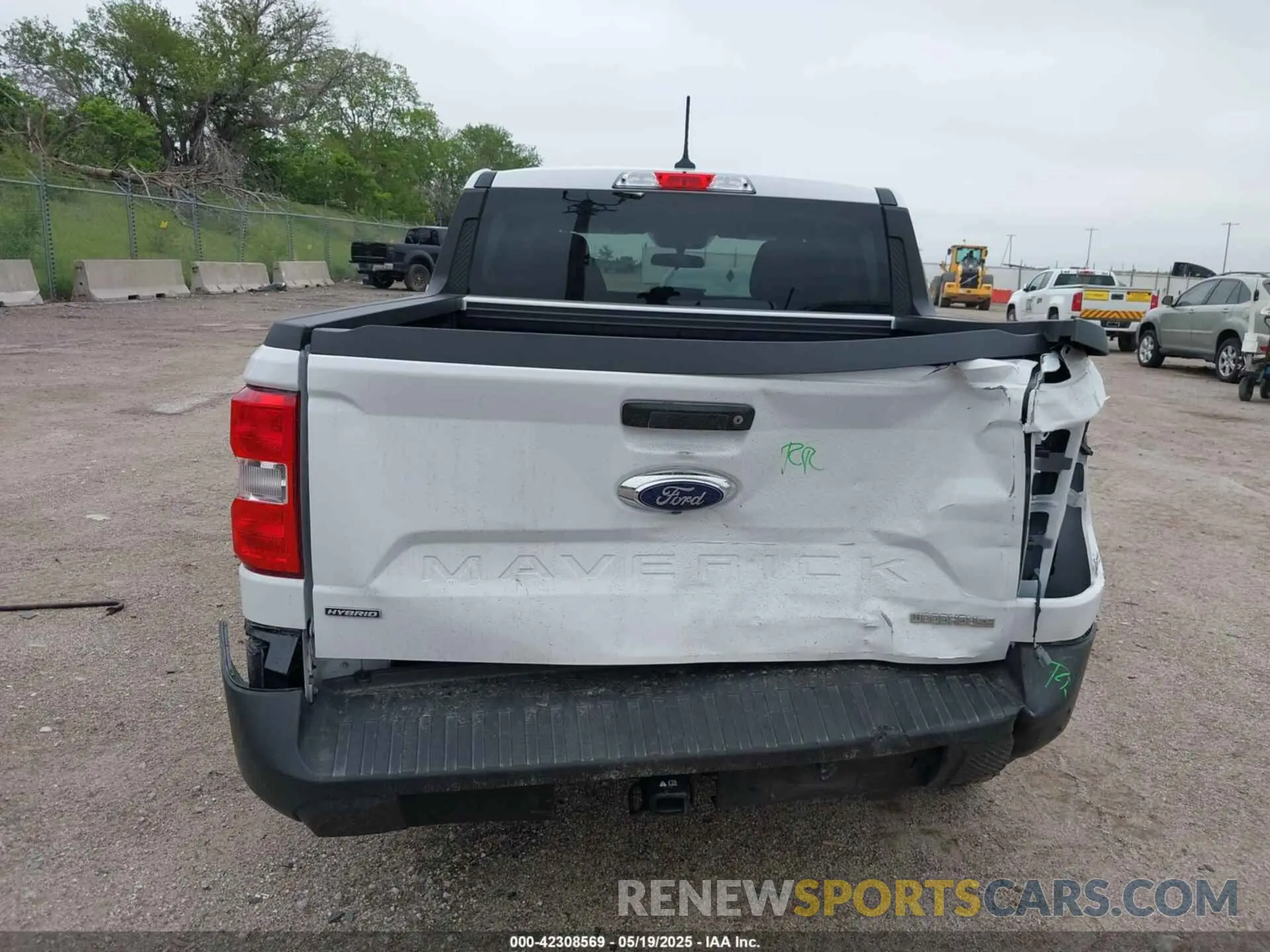 16 fotografías del automóvil dañado 3FTTW8H37RRA51727 FORD MAVERICK 2024