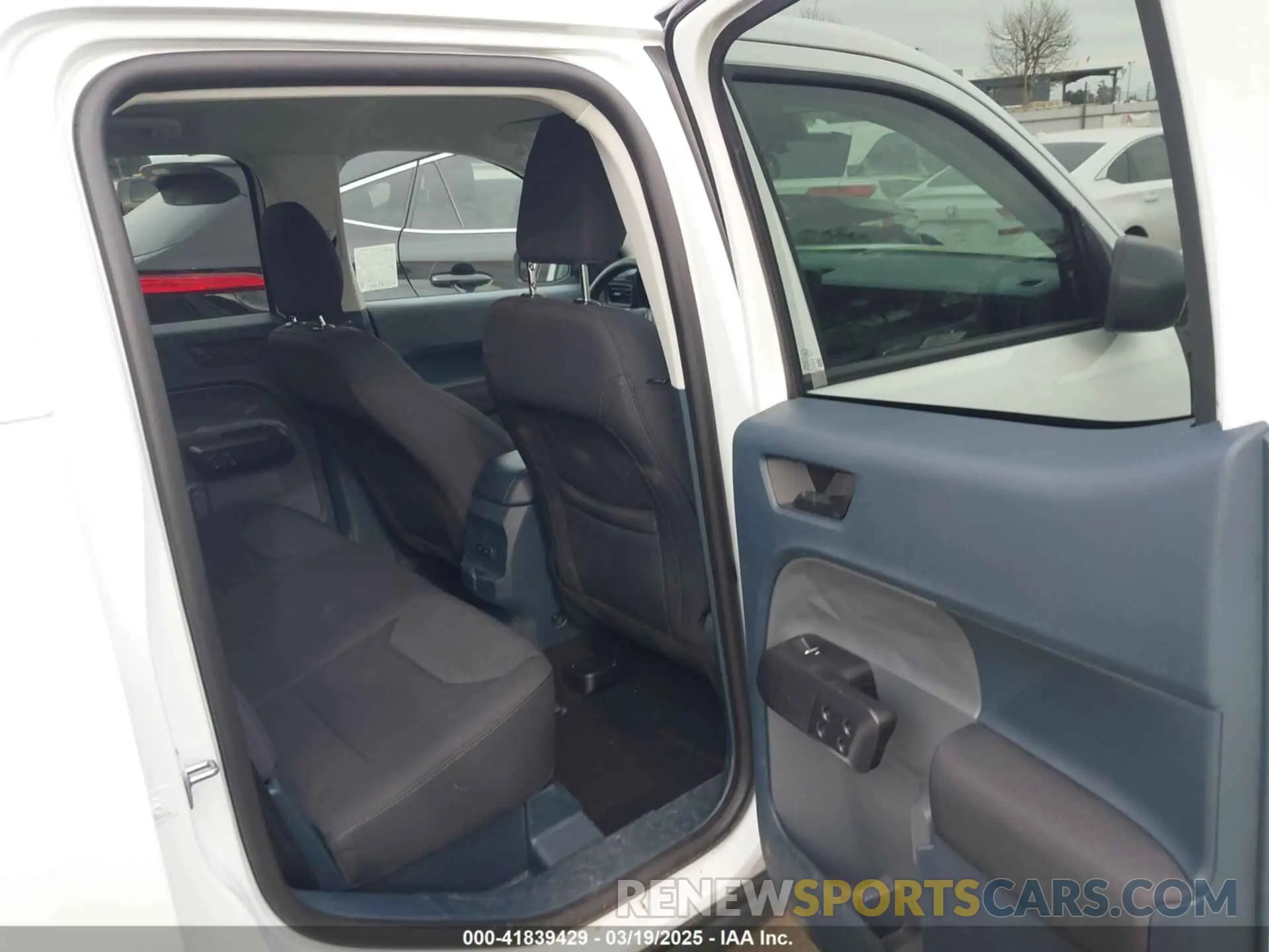 8 fotografías del automóvil dañado 3FTTW8A31SRA08923 FORD MAVERICK 2025