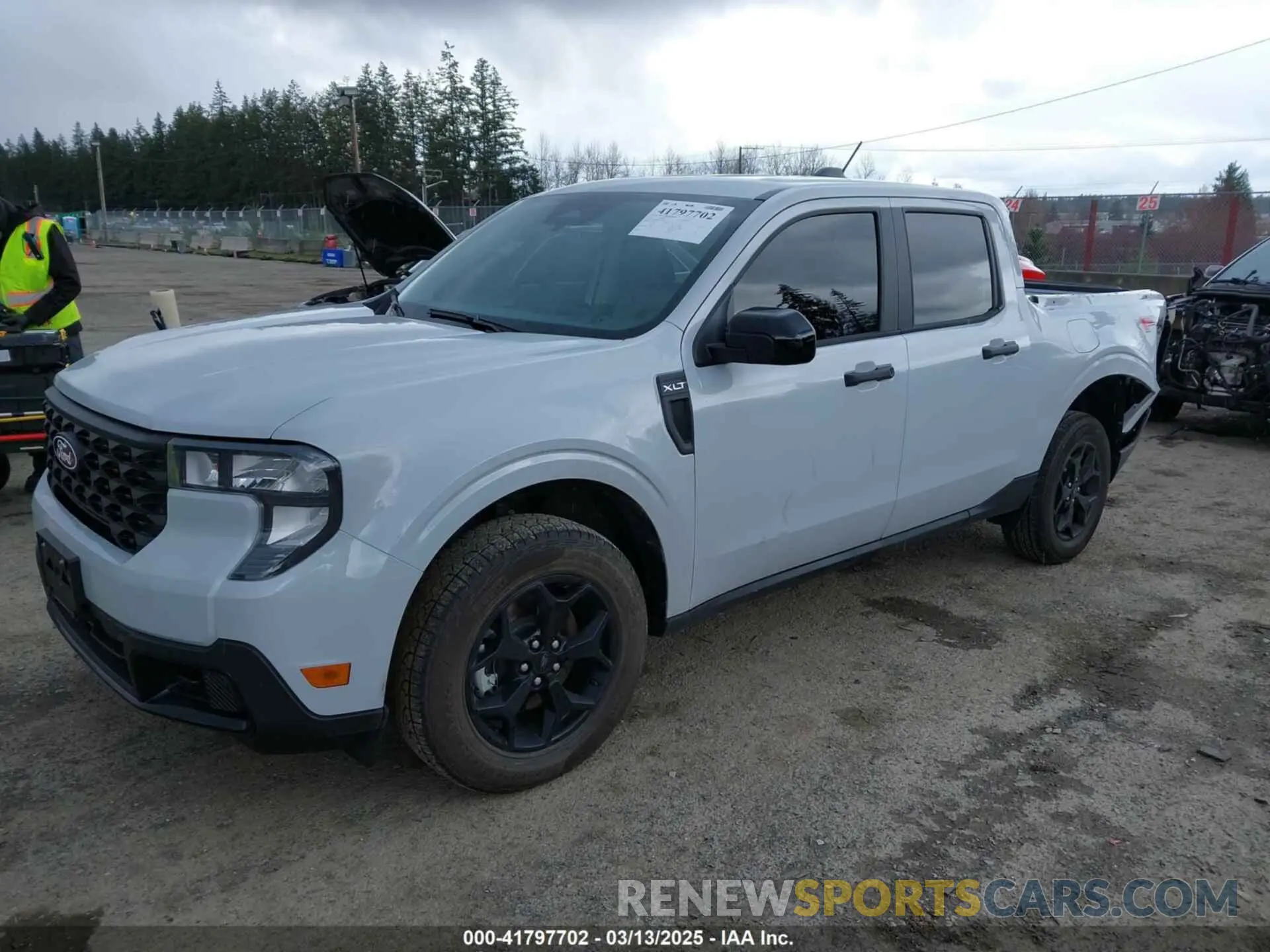 2 fotografías del automóvil dañado 3FTTW8JA1SRA04479 FORD MAVERICK 2025