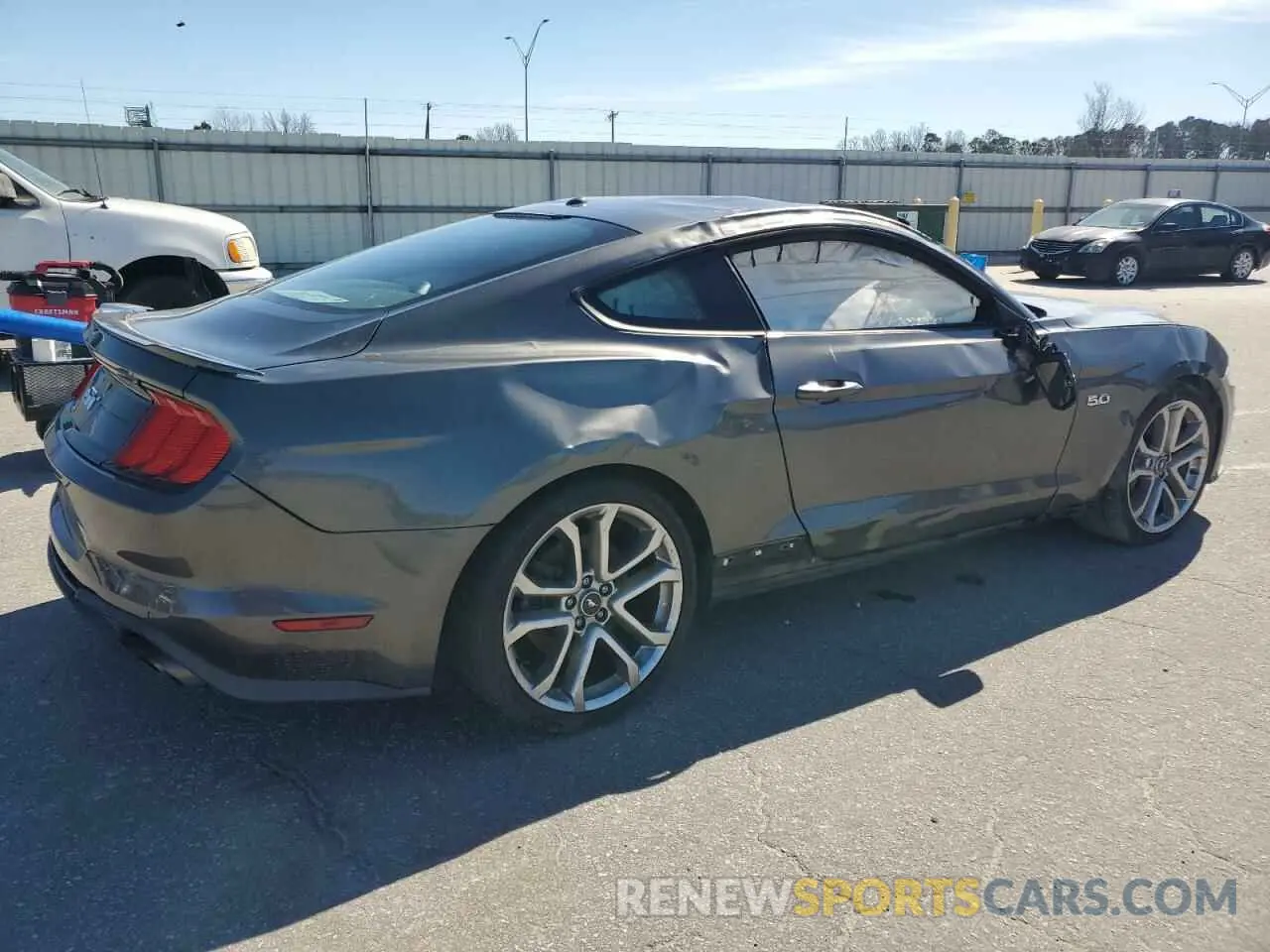 3 fotografías del automóvil dañado 1FA6P8CF0K5199230 FORD MUSTANG 2019