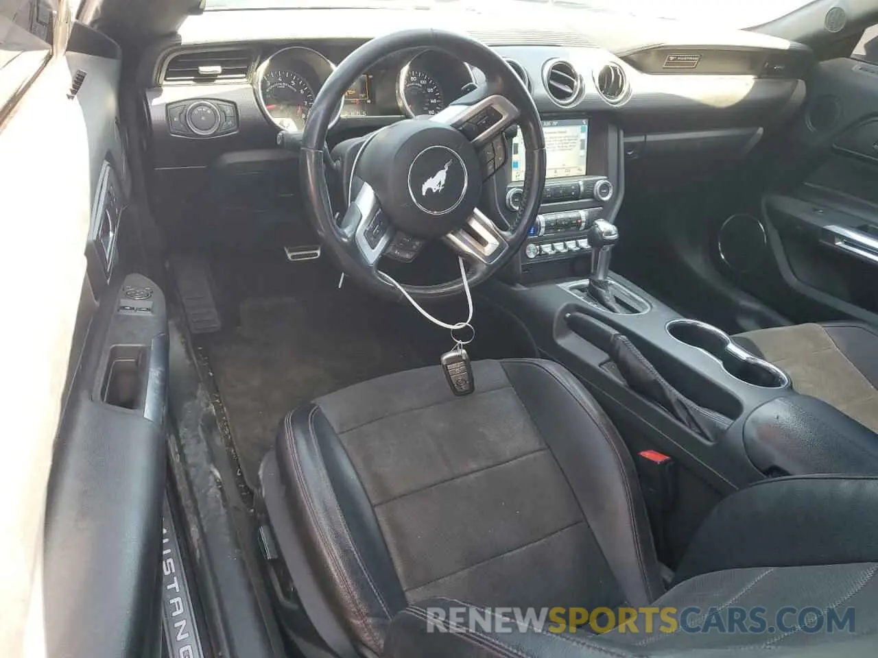 8 fotografías del automóvil dañado 1FA6P8CF2K5123203 FORD MUSTANG 2019