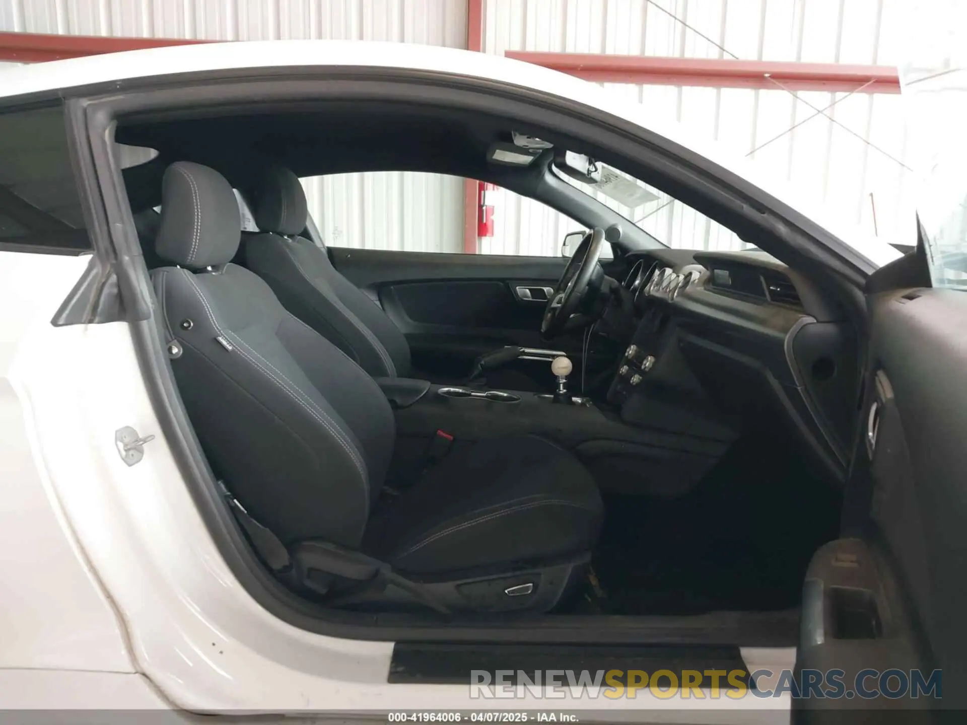 5 fotografías del automóvil dañado 1FA6P8CF4K5122361 FORD MUSTANG 2019