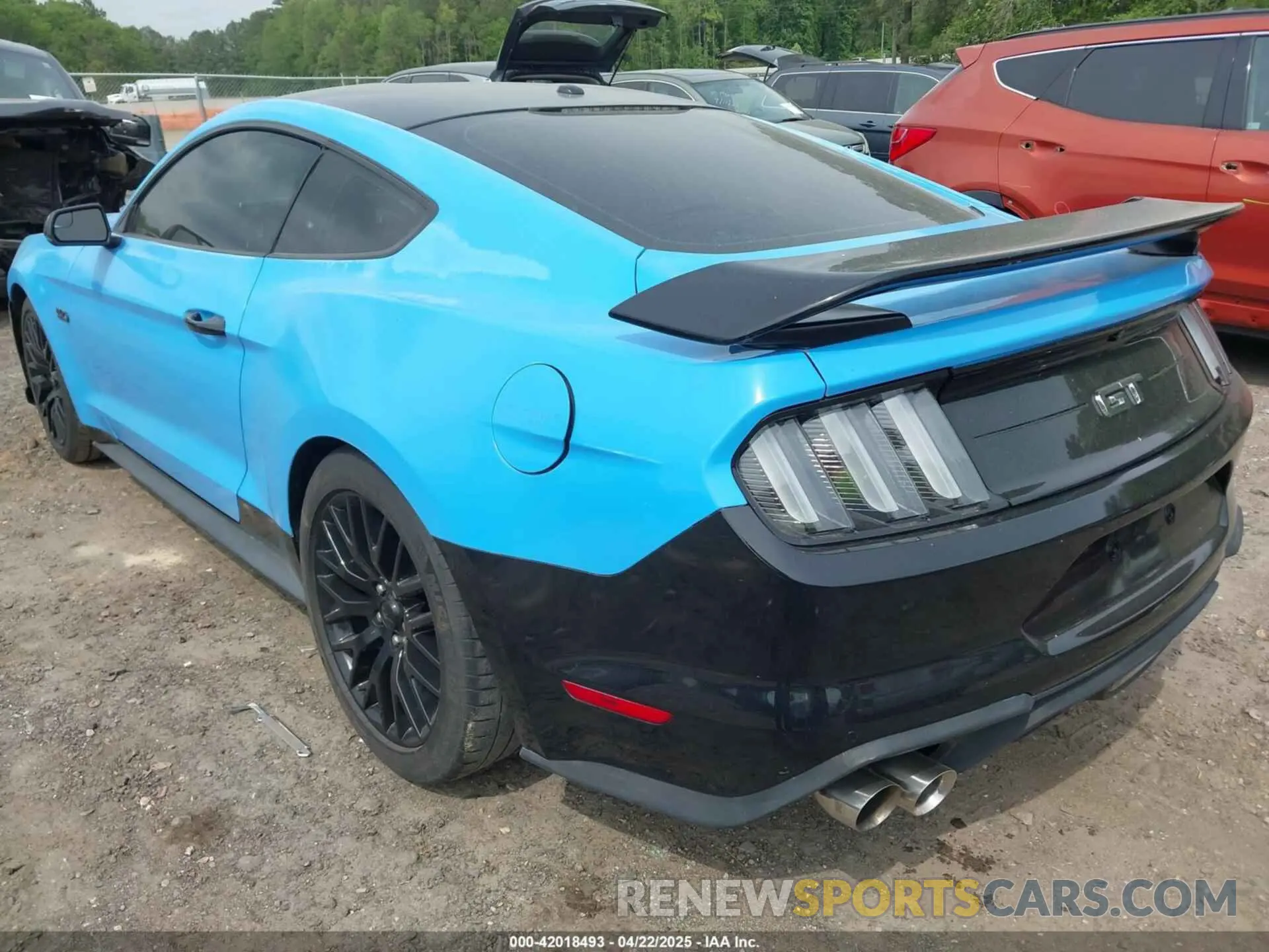 3 fotografías del automóvil dañado 1FA6P8CF4K5144134 FORD MUSTANG 2019