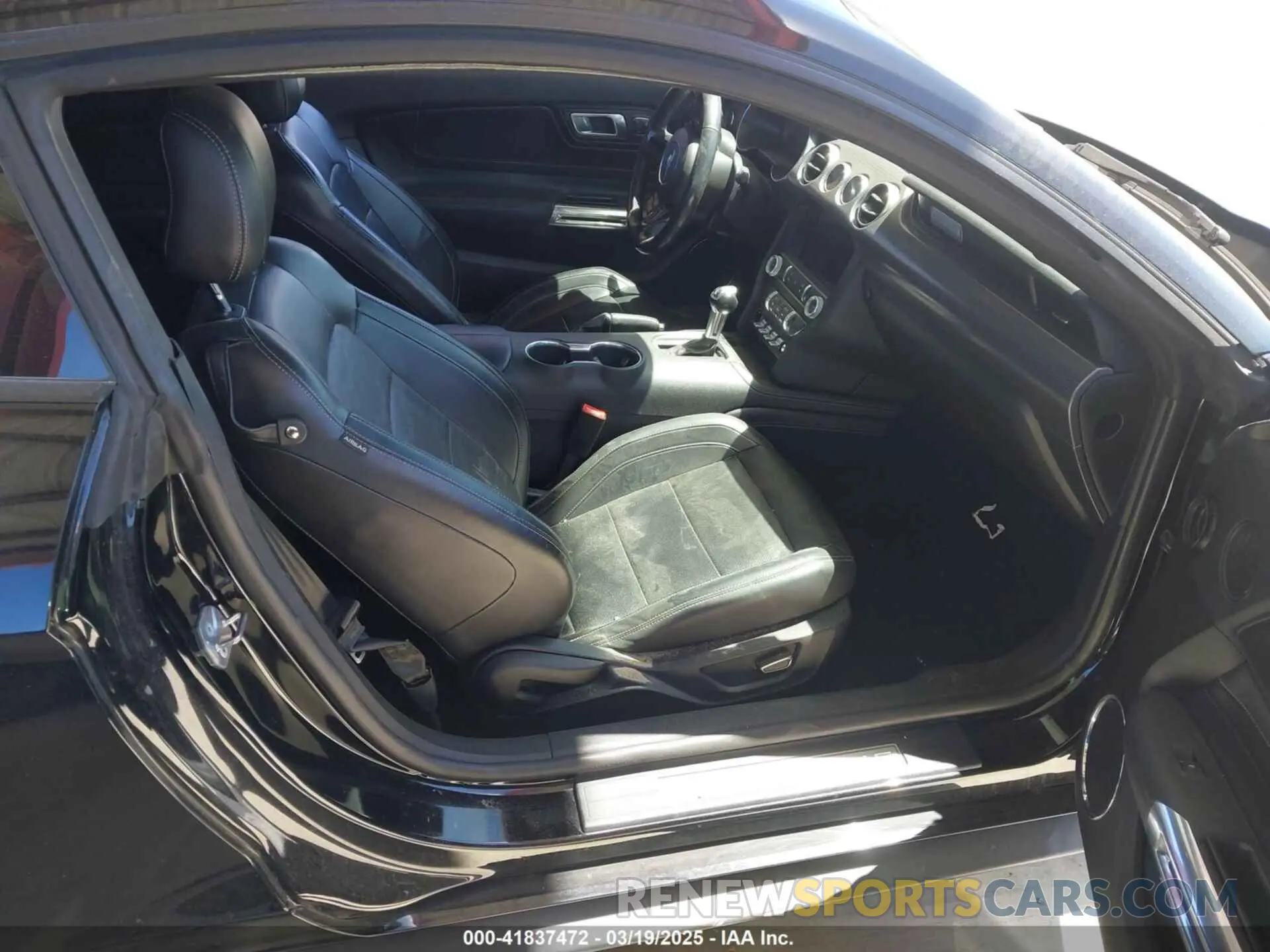 5 fotografías del automóvil dañado 1FA6P8CF4K5147017 FORD MUSTANG 2019