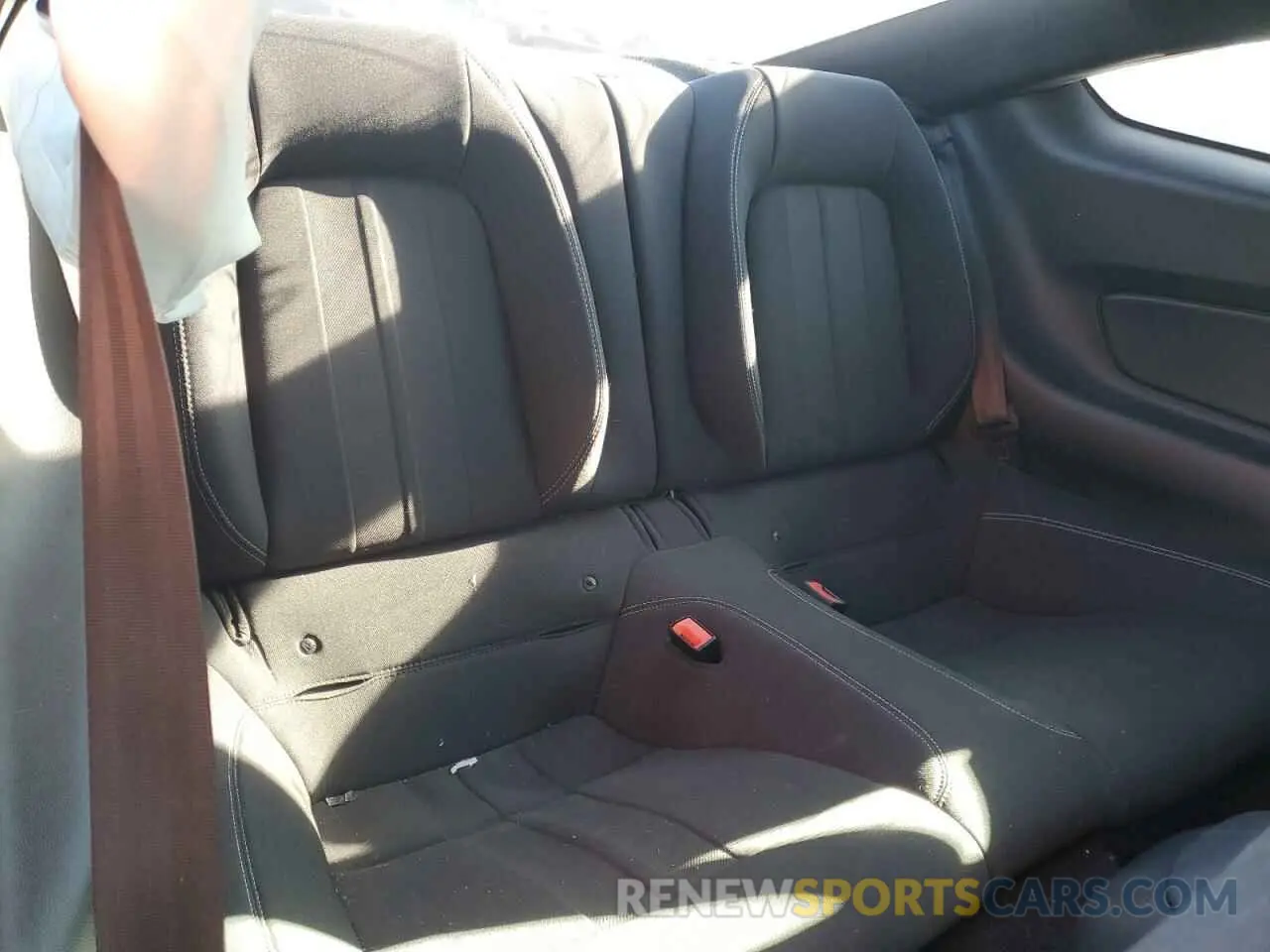 10 fotografías del automóvil dañado 1FA6P8CF4K5166246 FORD MUSTANG 2019