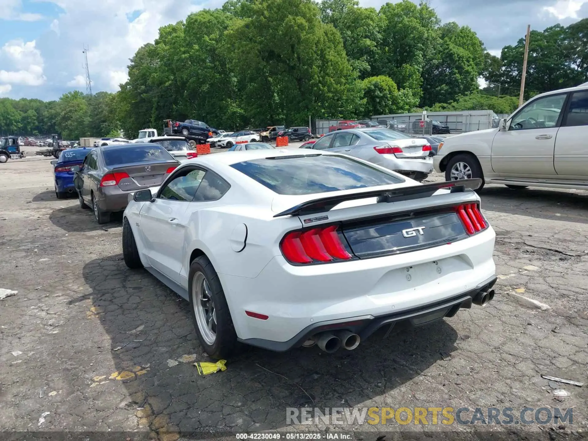 3 fotografías del automóvil dañado 1FA6P8CF4K5203151 FORD MUSTANG 2019