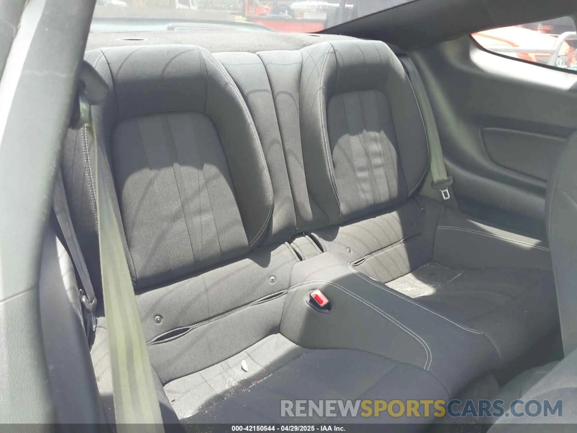 8 fotografías del automóvil dañado 1FA6P8CF6K5121986 FORD MUSTANG 2019