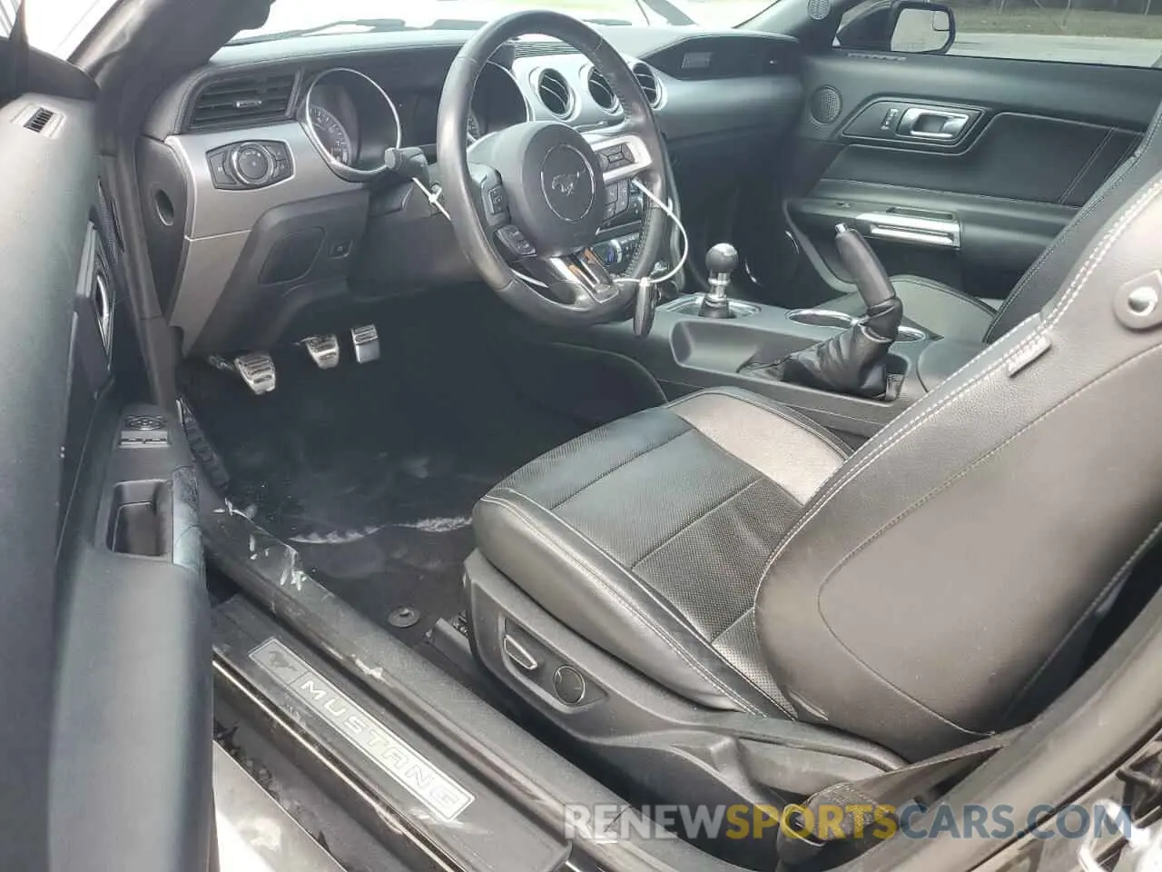 8 fotografías del automóvil dañado 1FA6P8CF6K5122362 FORD MUSTANG 2019