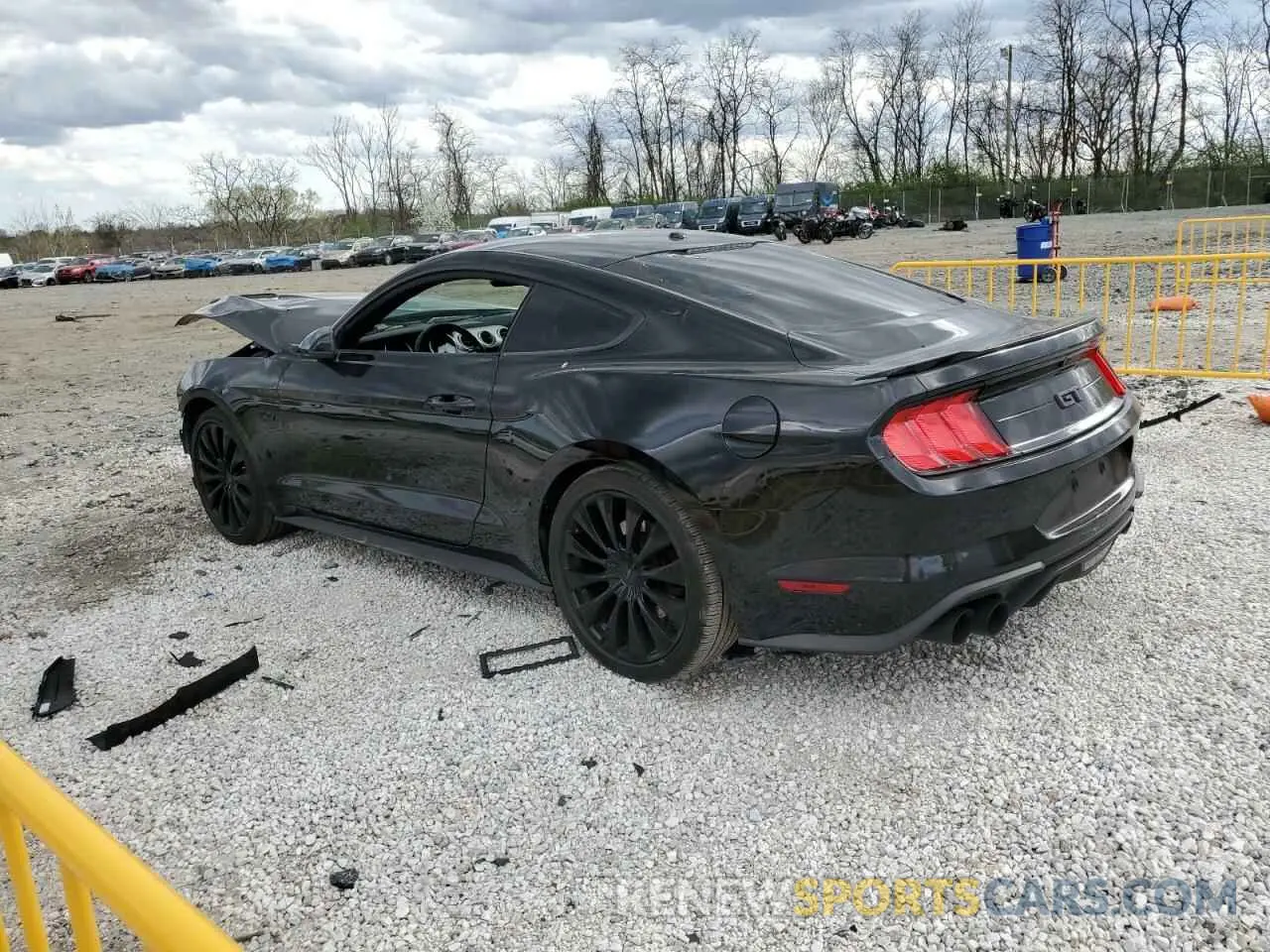 2 fotografías del automóvil dañado 1FA6P8CF6K5200705 FORD MUSTANG 2019
