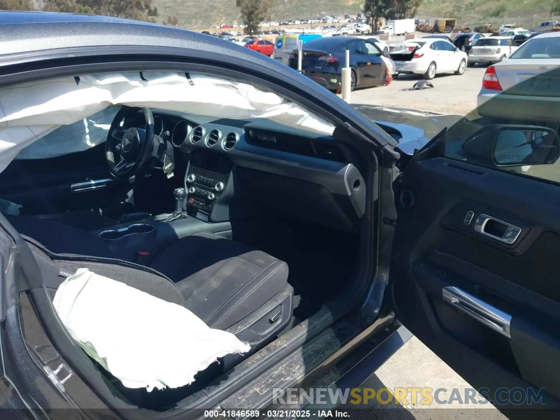 5 fotografías del automóvil dañado 1FA6P8CFXK5178319 FORD MUSTANG 2019