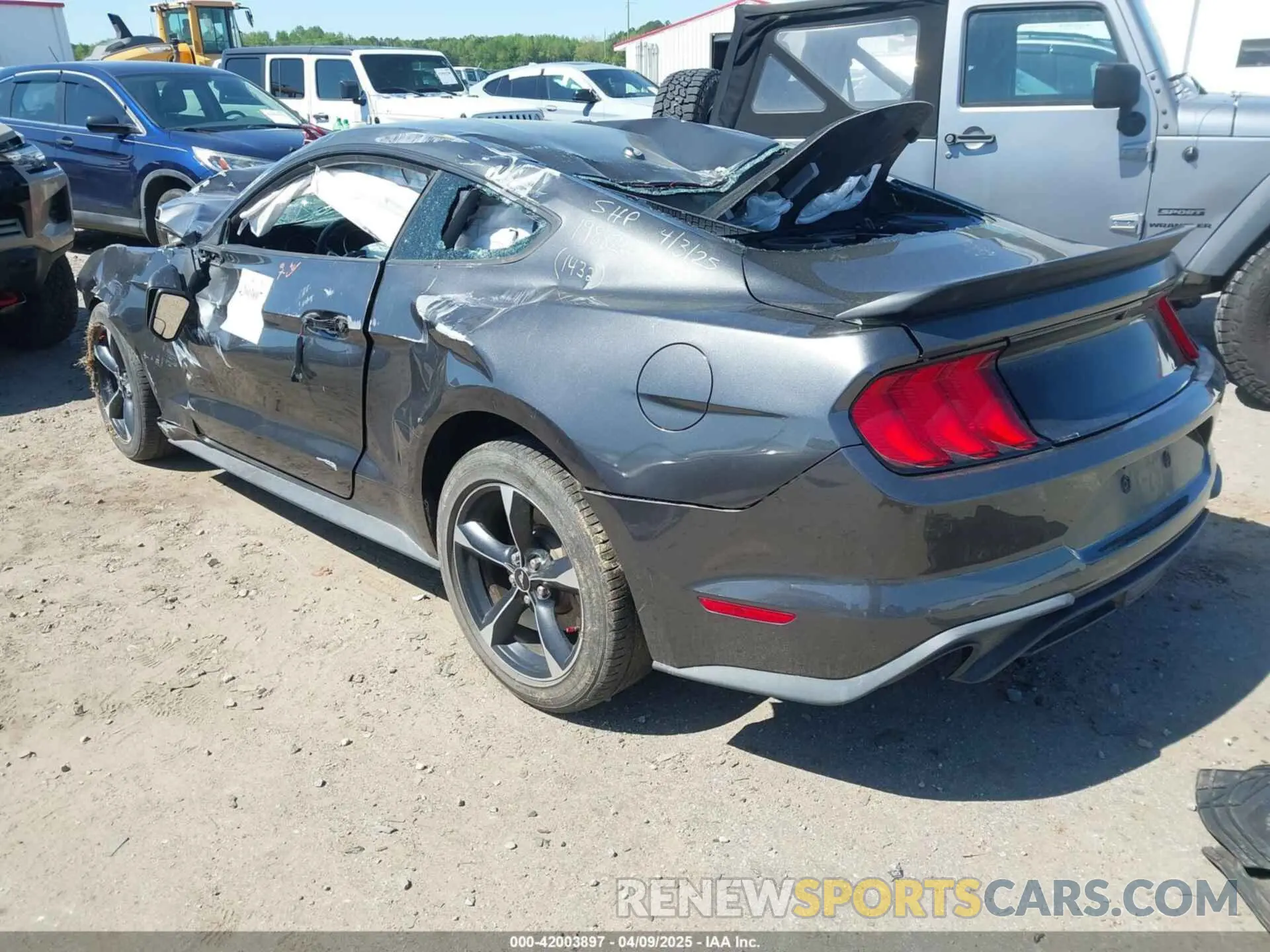 3 fotografías del automóvil dañado 1FA6P8TH0K5201432 FORD MUSTANG 2019