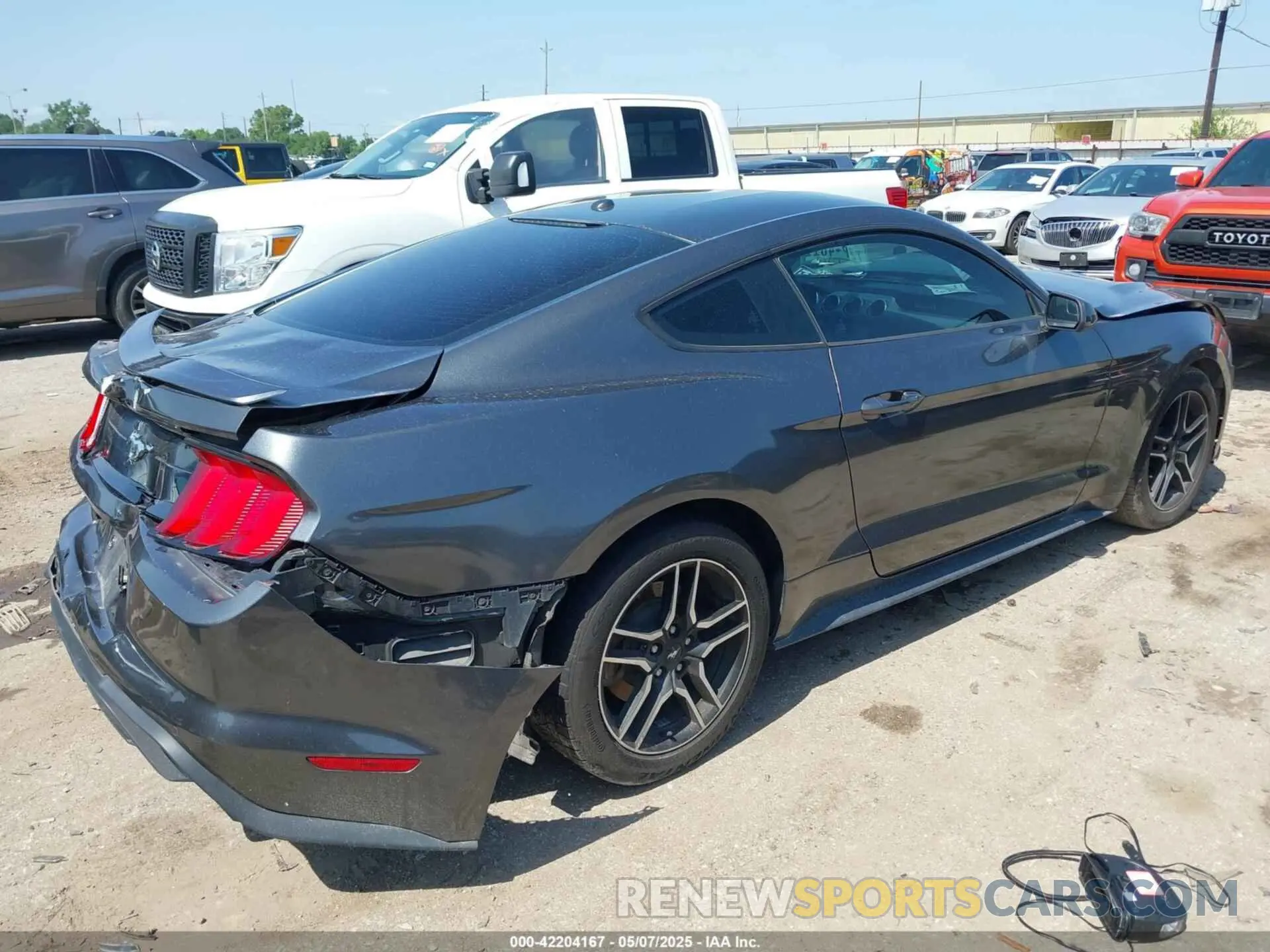 4 fotografías del automóvil dañado 1FA6P8TH1K5118026 FORD MUSTANG 2019
